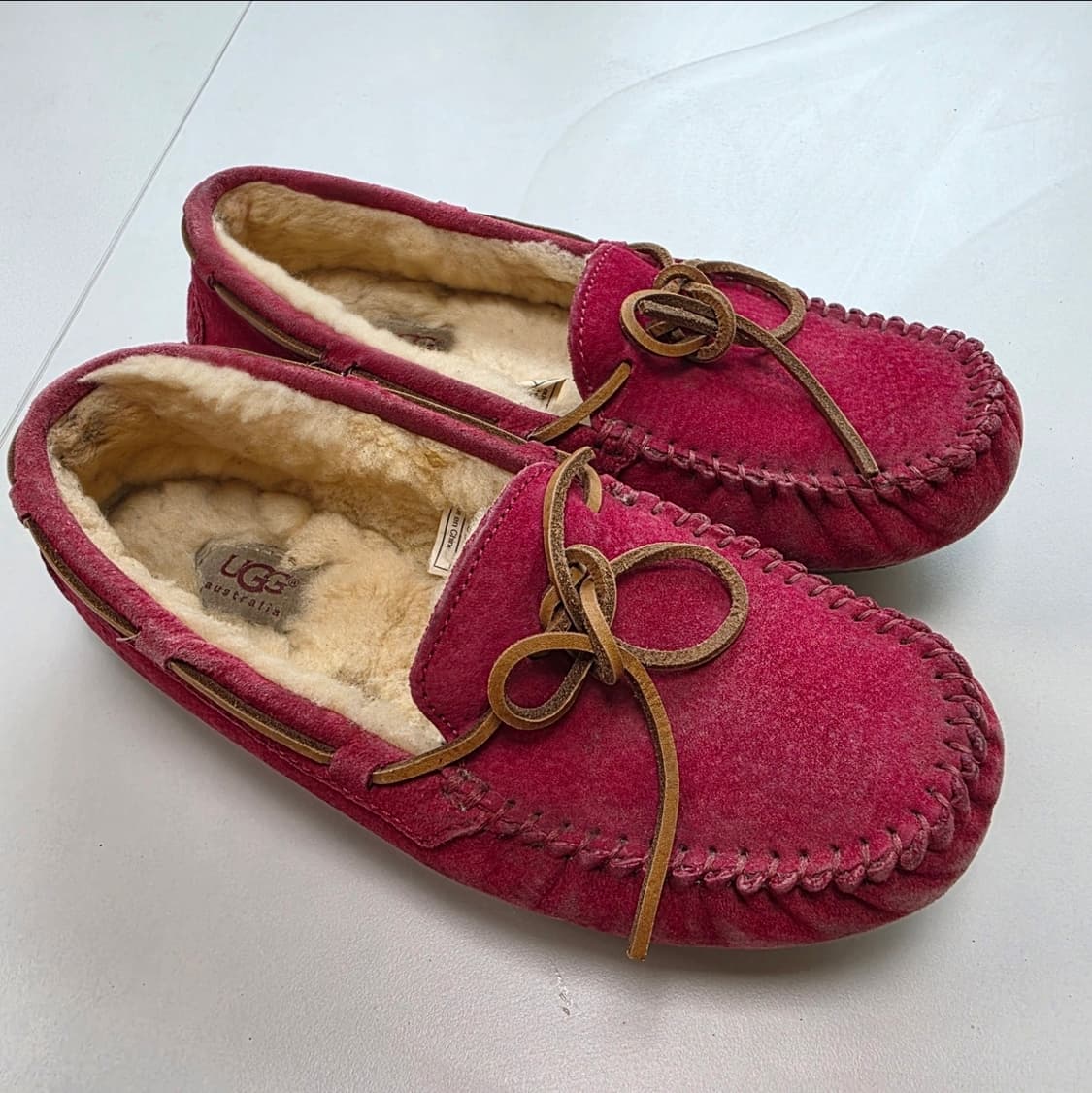 (중고) UGG 어그 다코타 여성 플랫 로퍼 240사이즈 상품이미지3