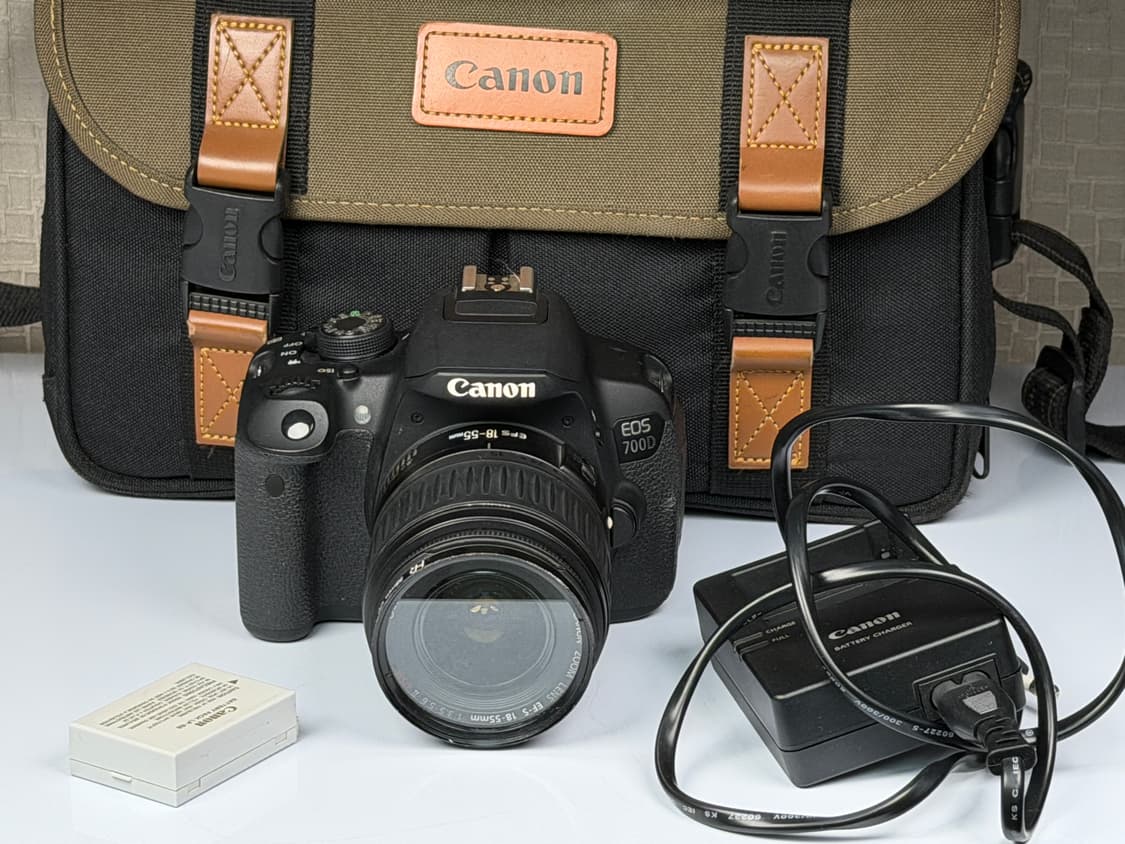 캐논 EOS 700D DSLR 카메라 상품이미지1