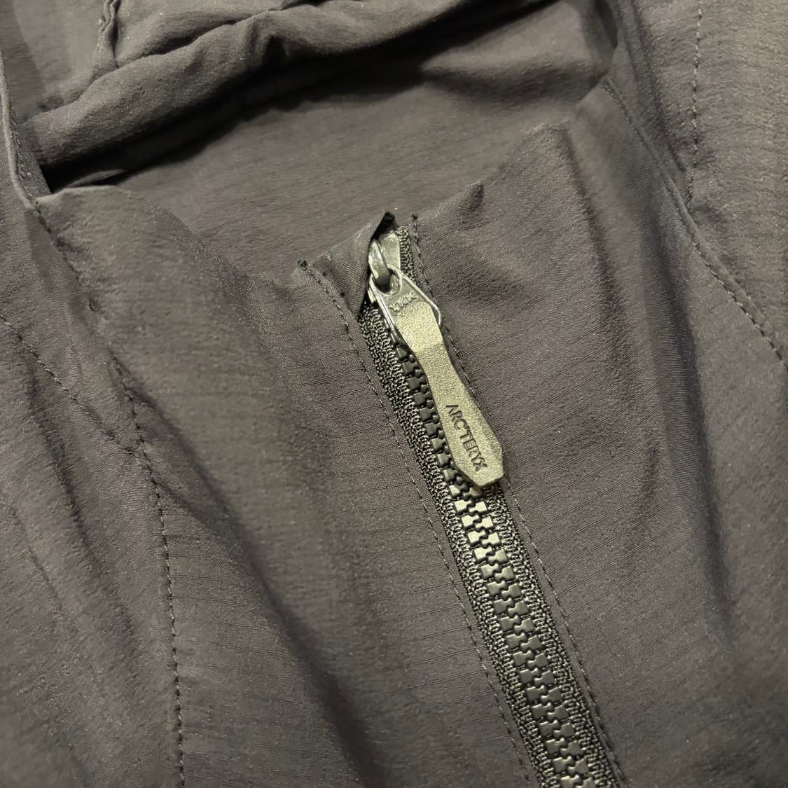 [M] 아크테릭스 스쿼미시 우먼 후드 바람막이 블랙 D657 상품이미지5