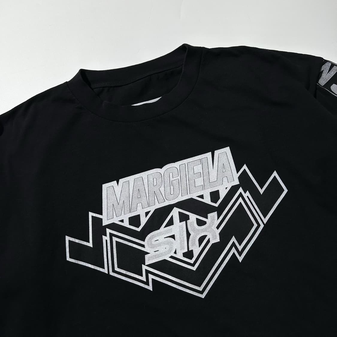 메종 마르지엘라 MM6 로고 프린트 롱슬리브 티셔츠 상품이미지4