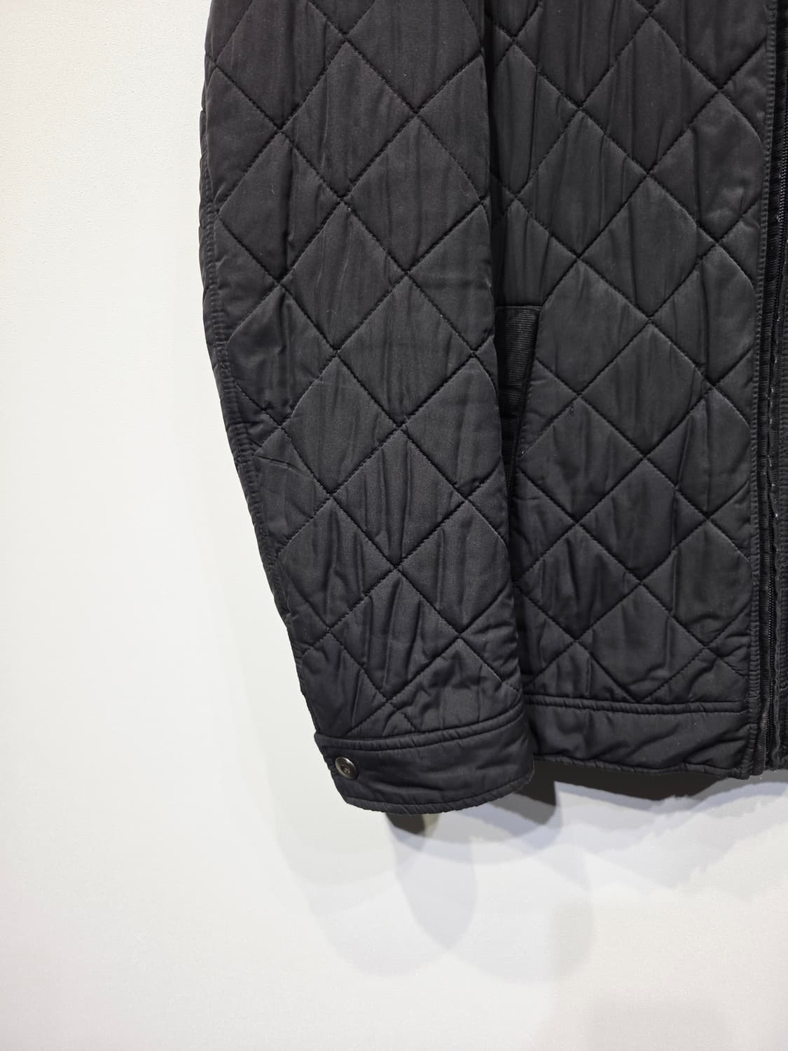 HAZZYS 헤지스 블랙 다이아 퀼팅 자켓 상품이미지4