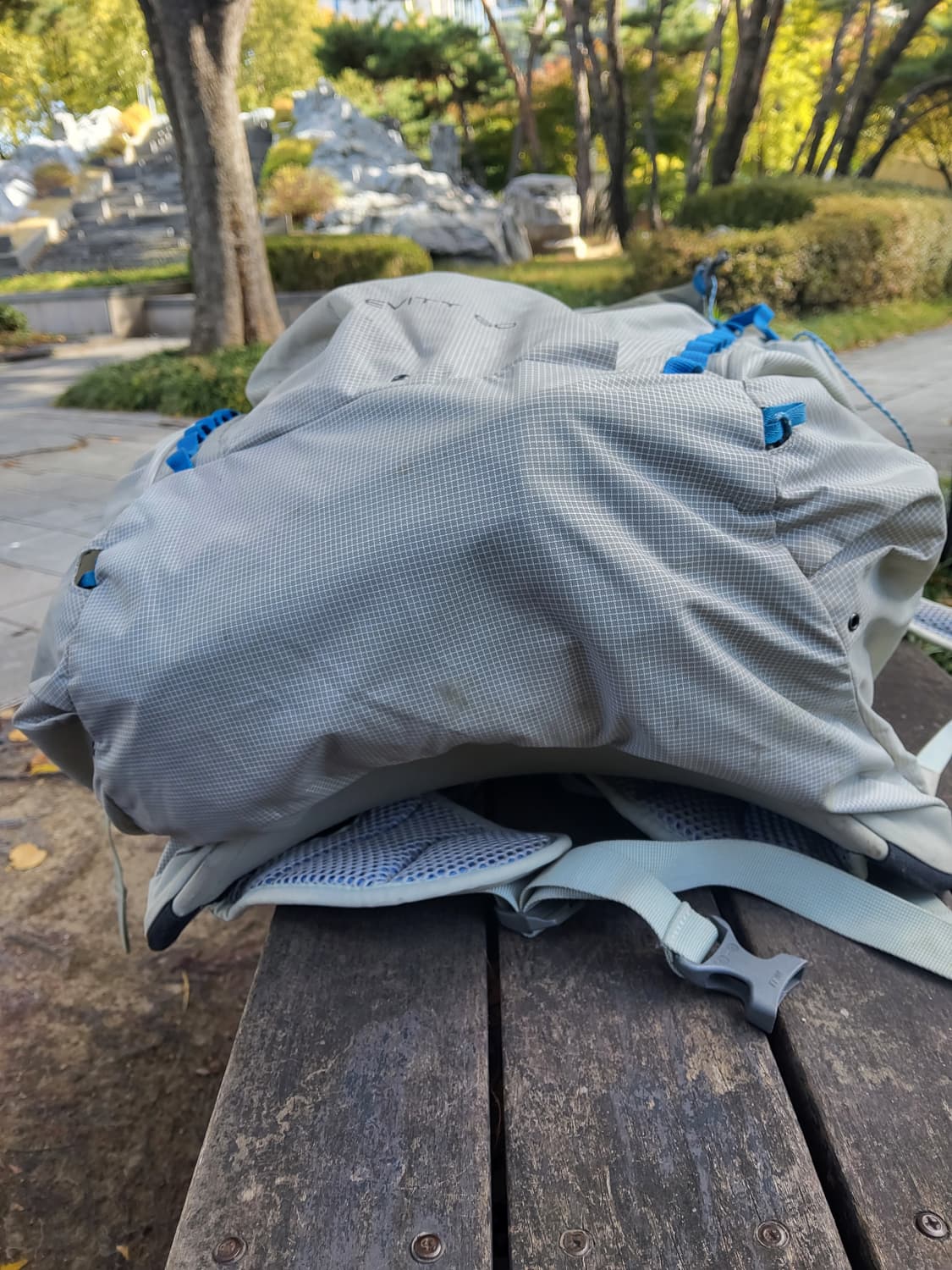 오스프리 레비티 60리터 경량배낭  상품이미지3