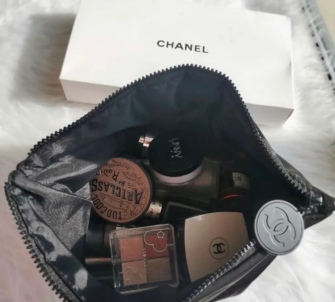 샤넬뷰티 패딩 클러치  상품이미지4