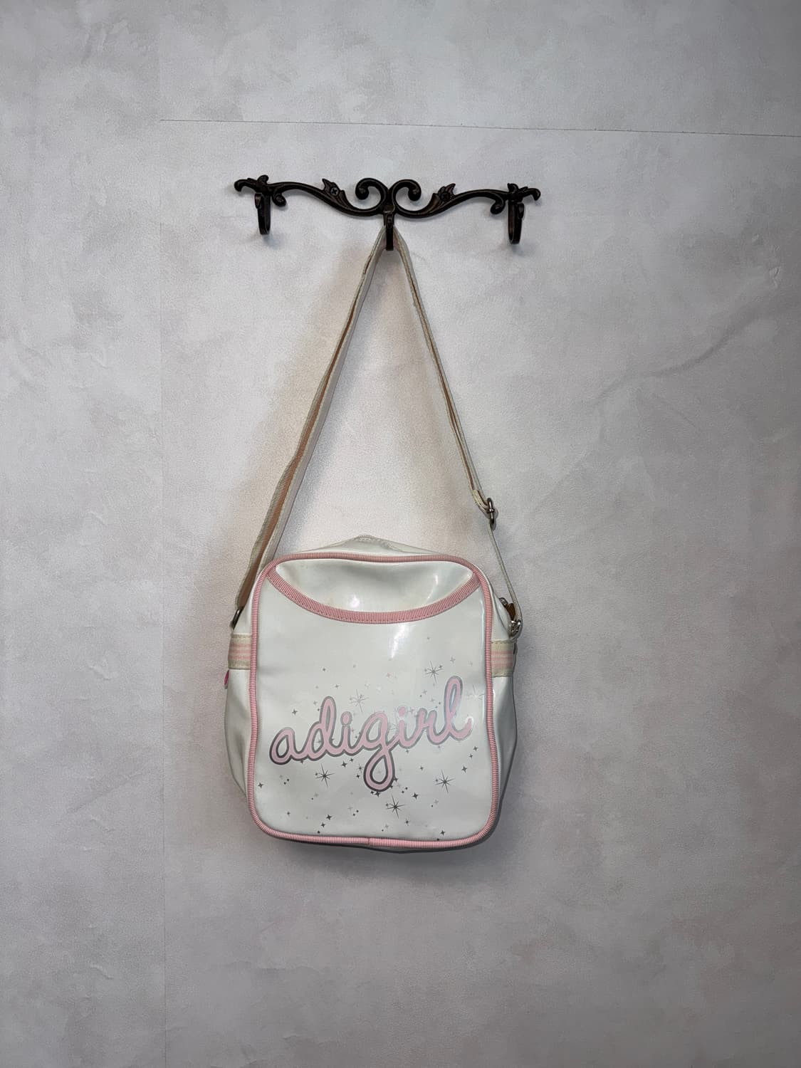 Adidas ‘adigirl’ pink white enamel 크로스백 상품이미지1