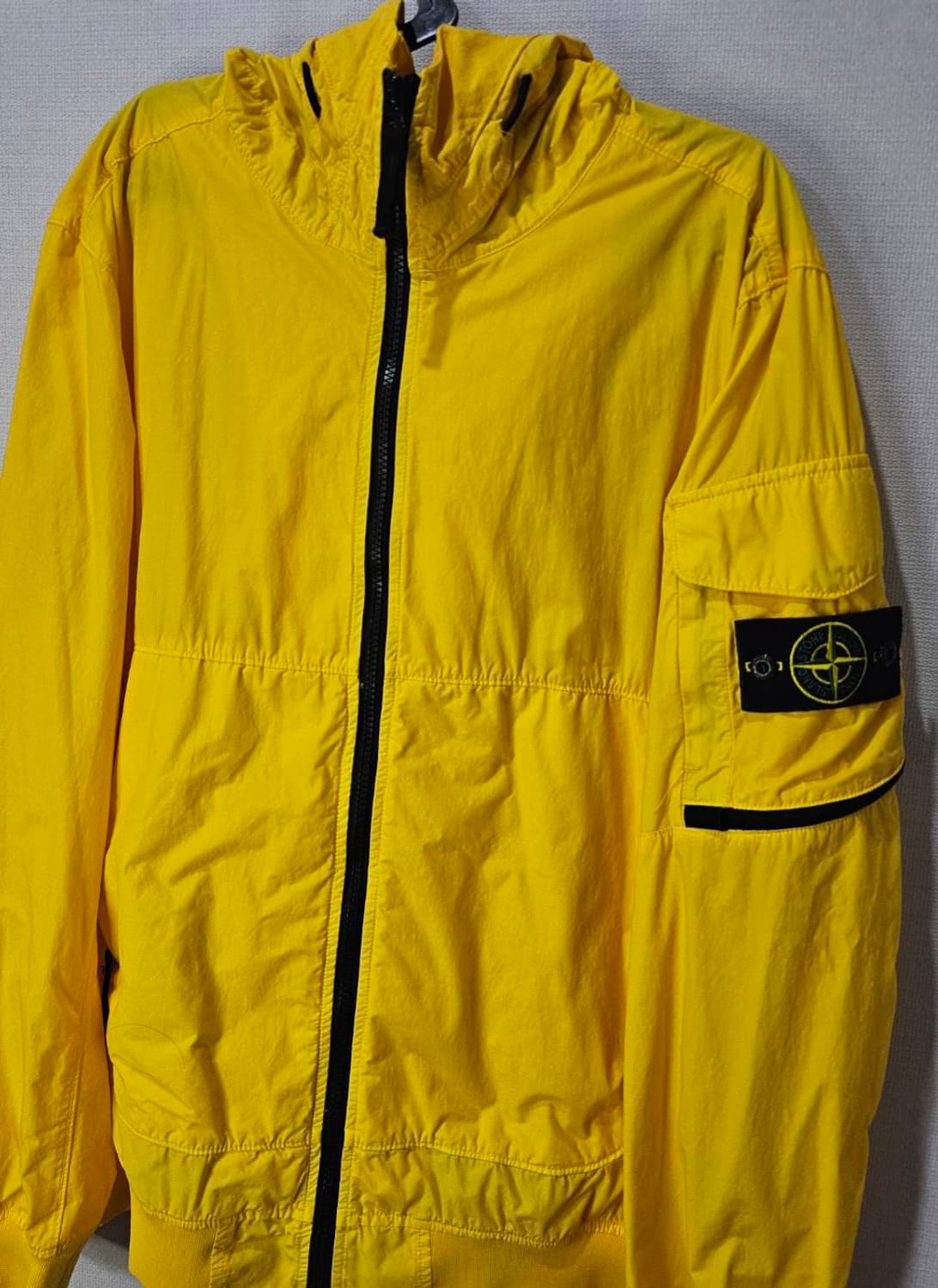 정품 스톤아일랜드 나슬란 라이트 와트로 후드 자켓100/L 상품이미지2