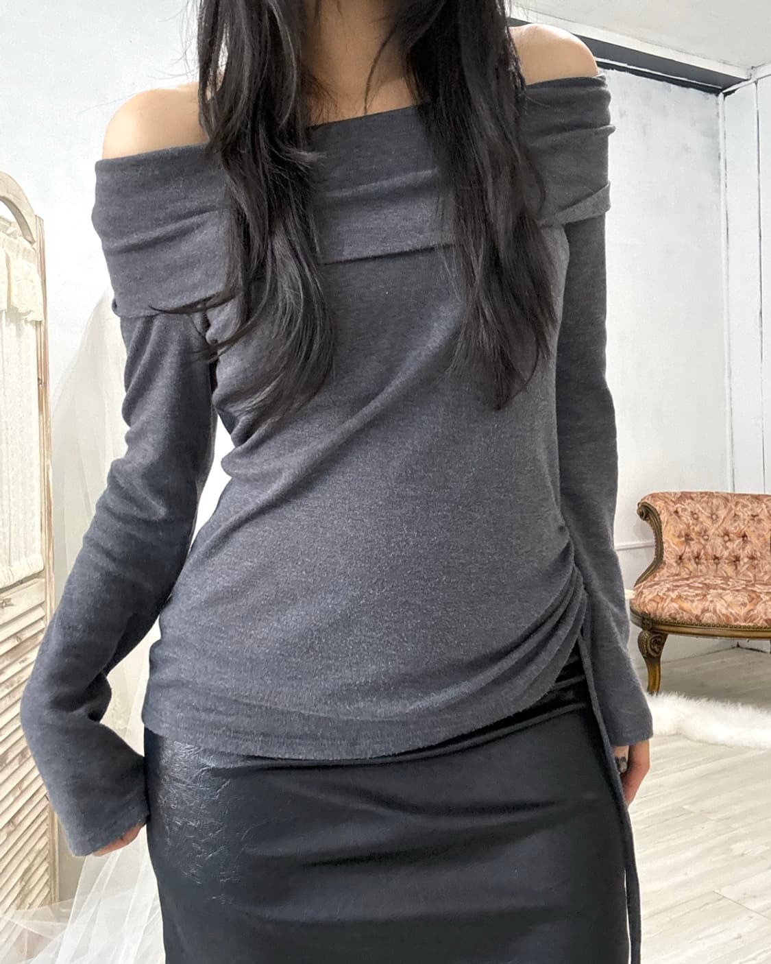 Gray Shirring Off-Shoulder Longsleeve 상품이미지2