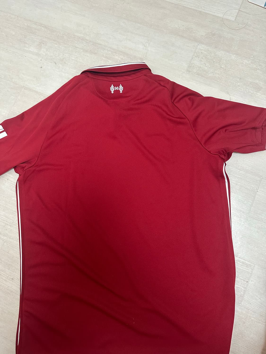 18-19 리버풀 챔스 우승시즌 정품 s사이즈 뉴발란스라 조금 작게나와요 상품이미지2