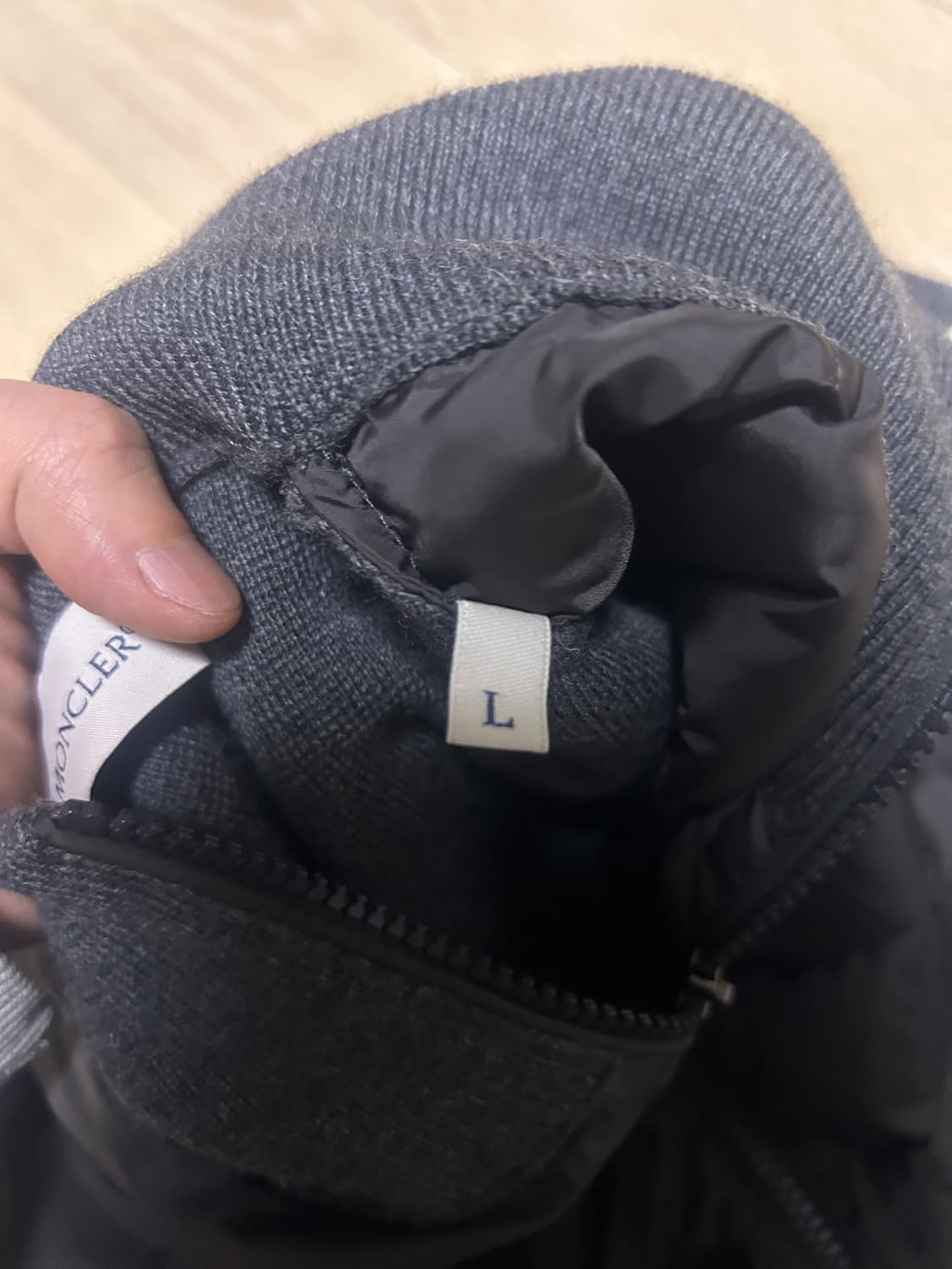 [새상품급, L] 몽클레어 트리콧 니트패딩 그레이 상품이미지4