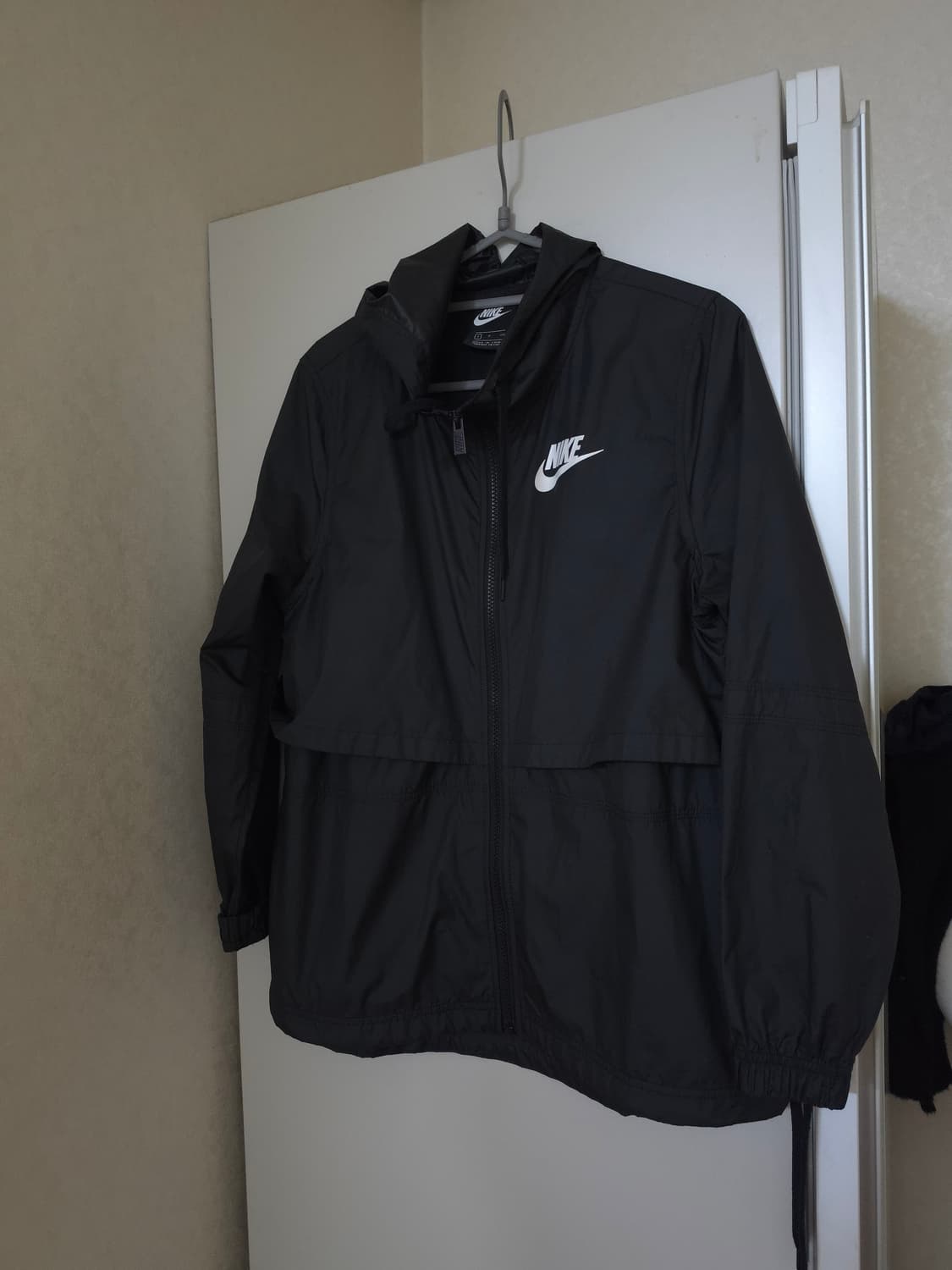 나이키 블랙 바람막이 후드집업 상품이미지1