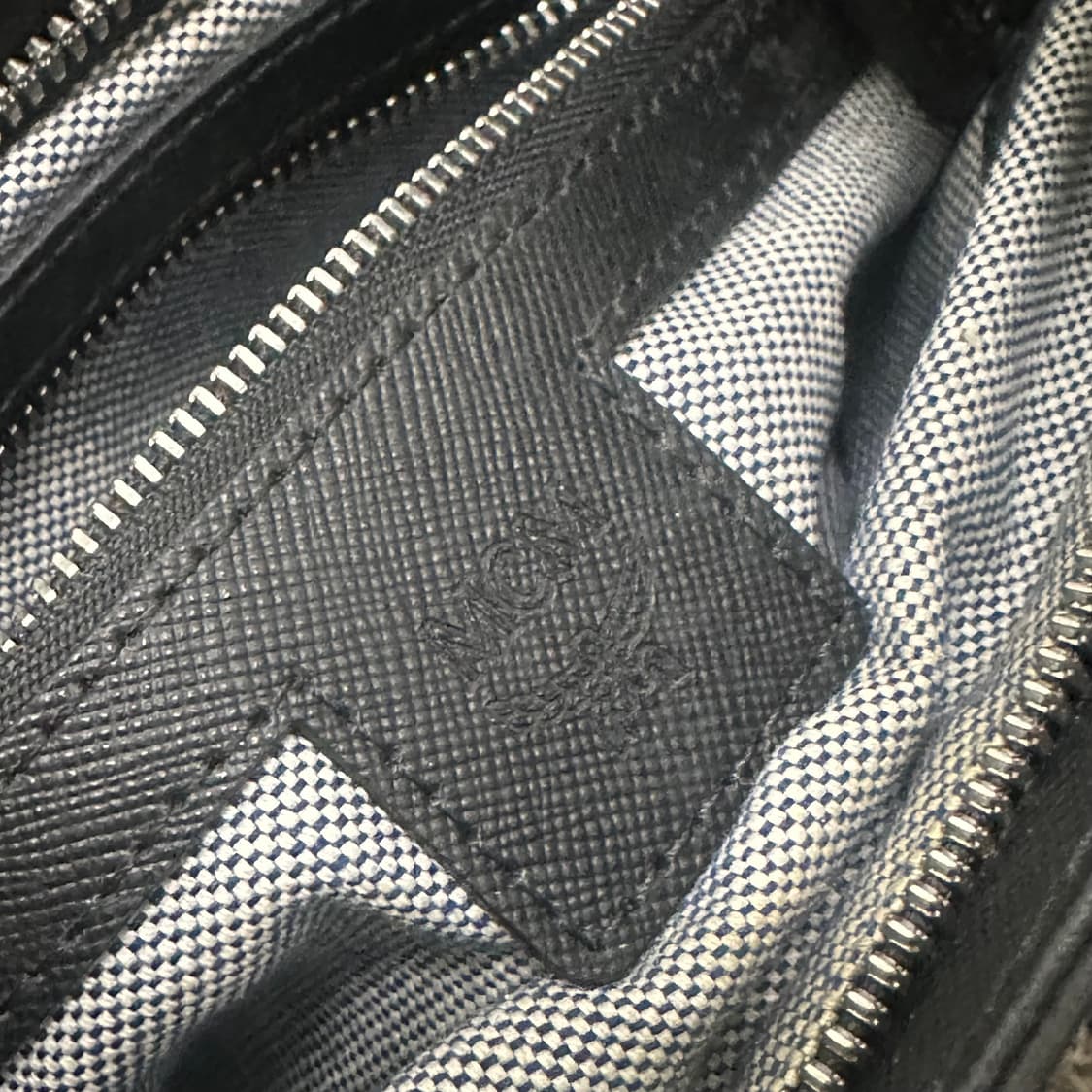 MCM 엠씨엠 미니 레더 미니 크로스백 블랙 상품이미지5