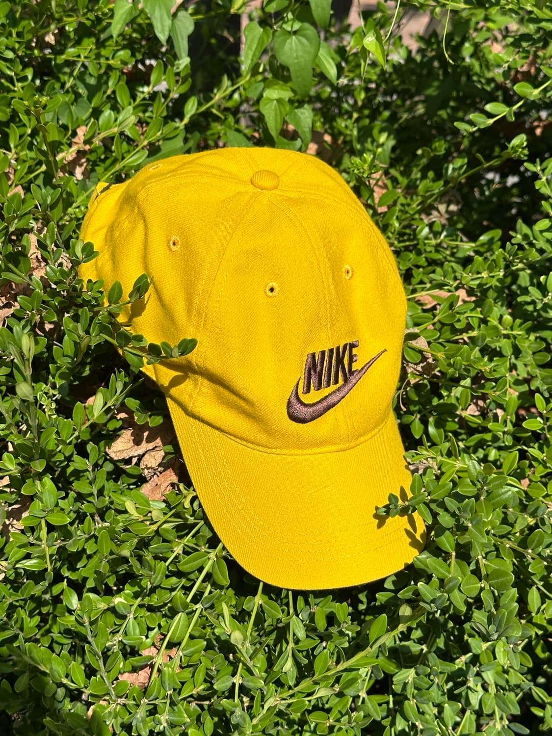 [F] NIKE 나이키 브라운 로고 옐로우 볼캡 모자 상품이미지1