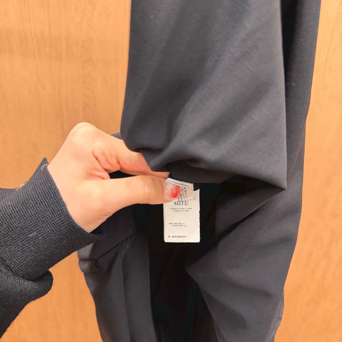 모스키노 칩앤시크 울 드레이프 원피스 패널 절개 중앙 매듭 디테일 블랙 상품이미지7