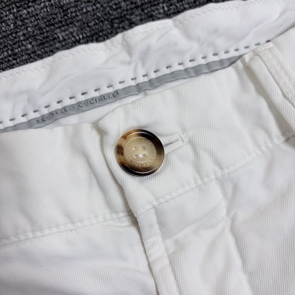 브루넬로 쿠치넬리 화이트 카고 반바지 상품이미지3