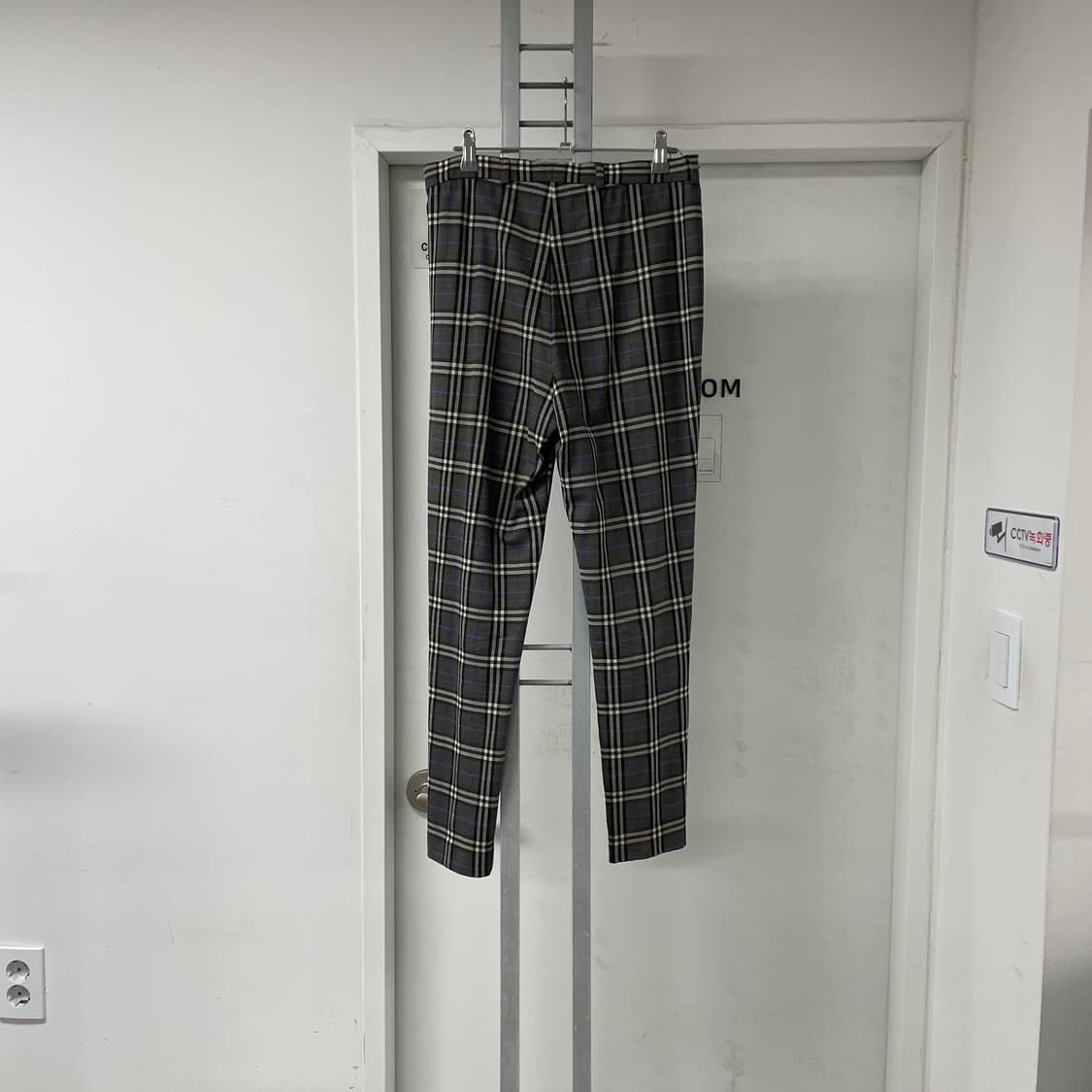 버버리 노바 체크 팬츠 그레이 10(W) 상품이미지4