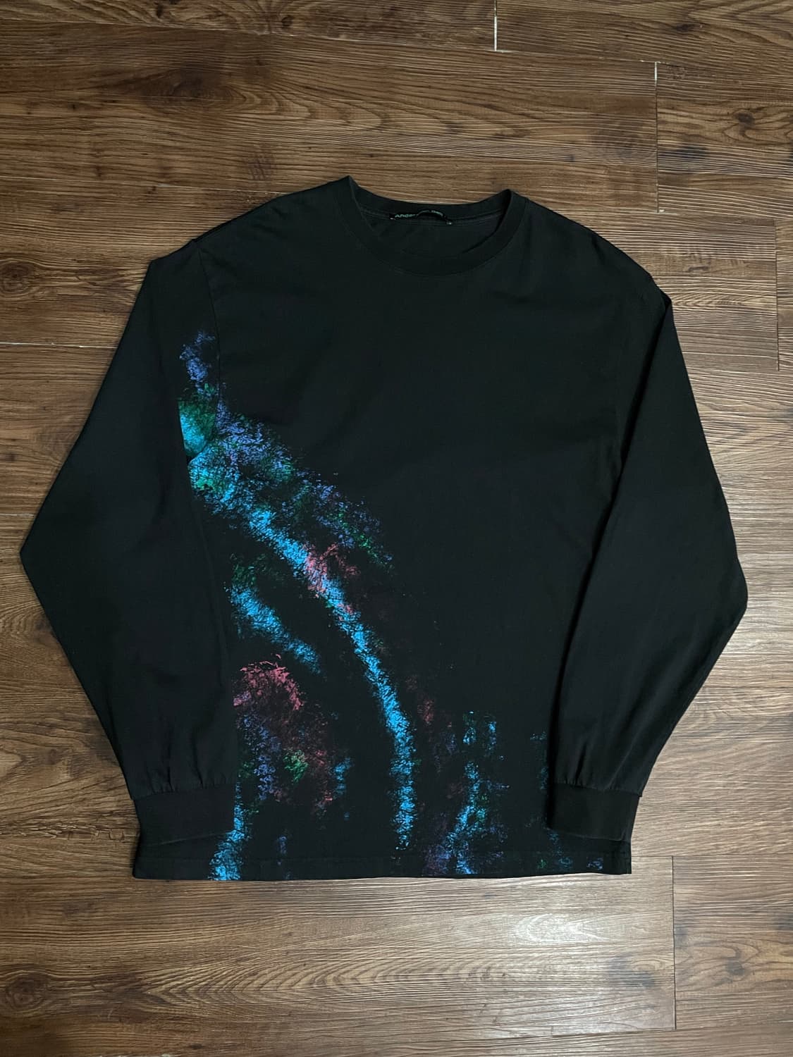 앤더슨벨 블랙 프린팅 롱슬리브 긴팔 상품이미지1