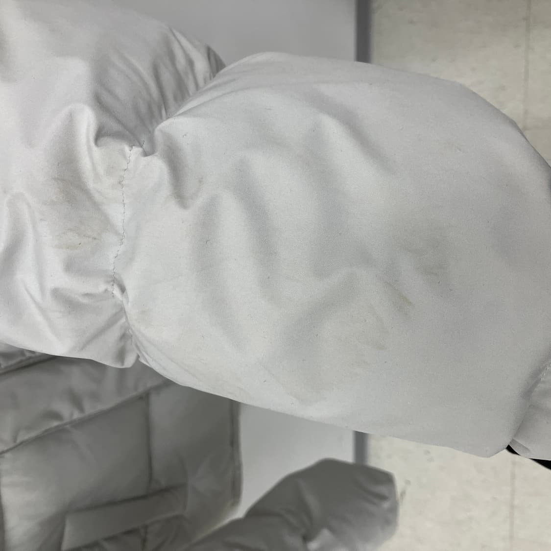 인사일런스 그레이 에센셜 다운 패딩 점퍼 S 상품이미지6