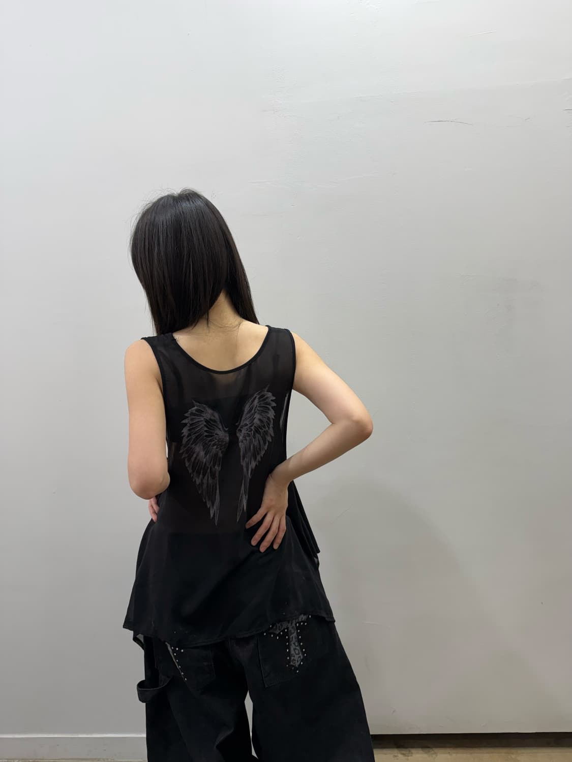 하프 시스루 그래픽 슬리브리스 상품이미지5