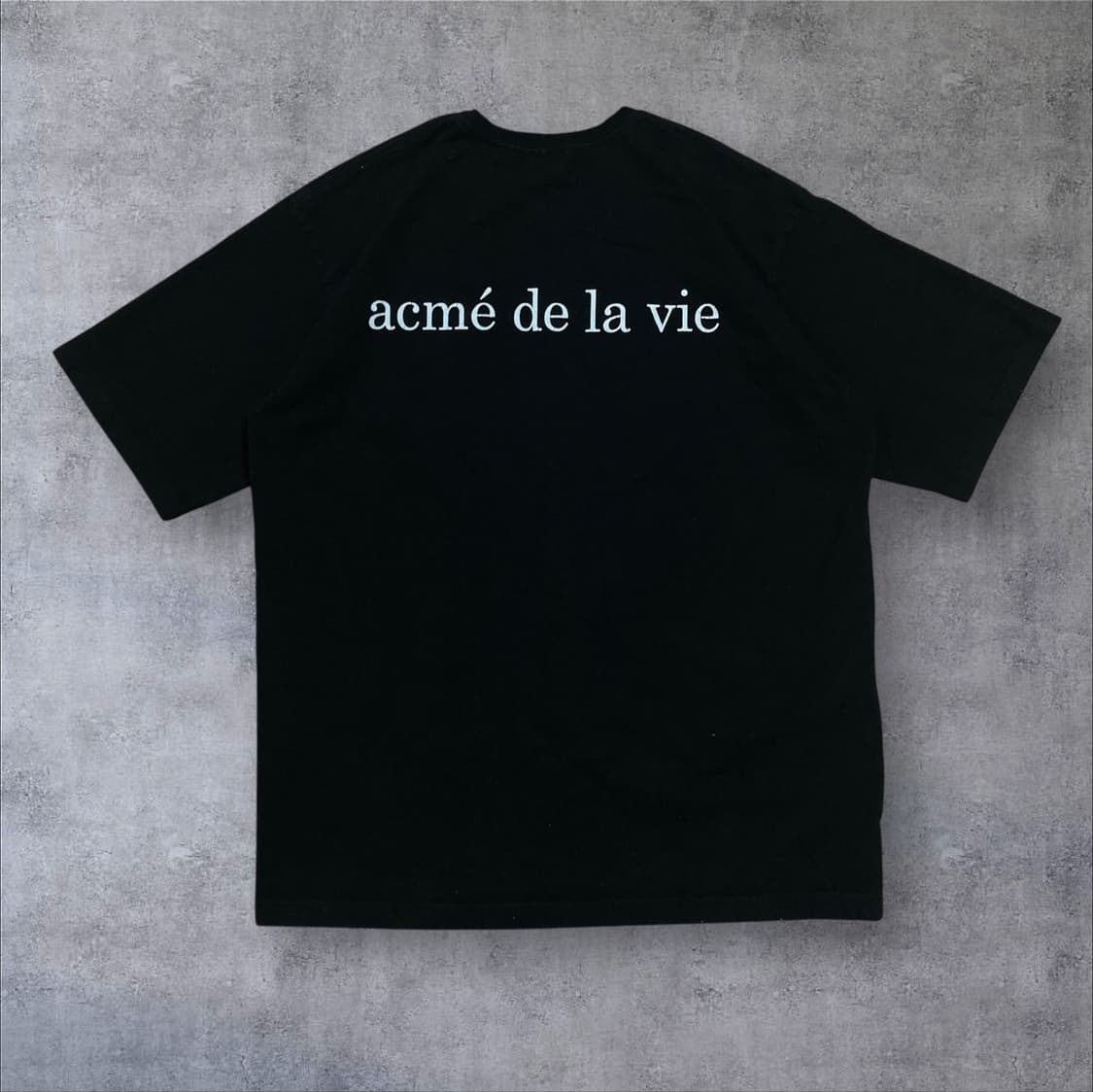 아크메드라비 베이비 페이스 빅로고 블랙 반팔티 상품이미지2