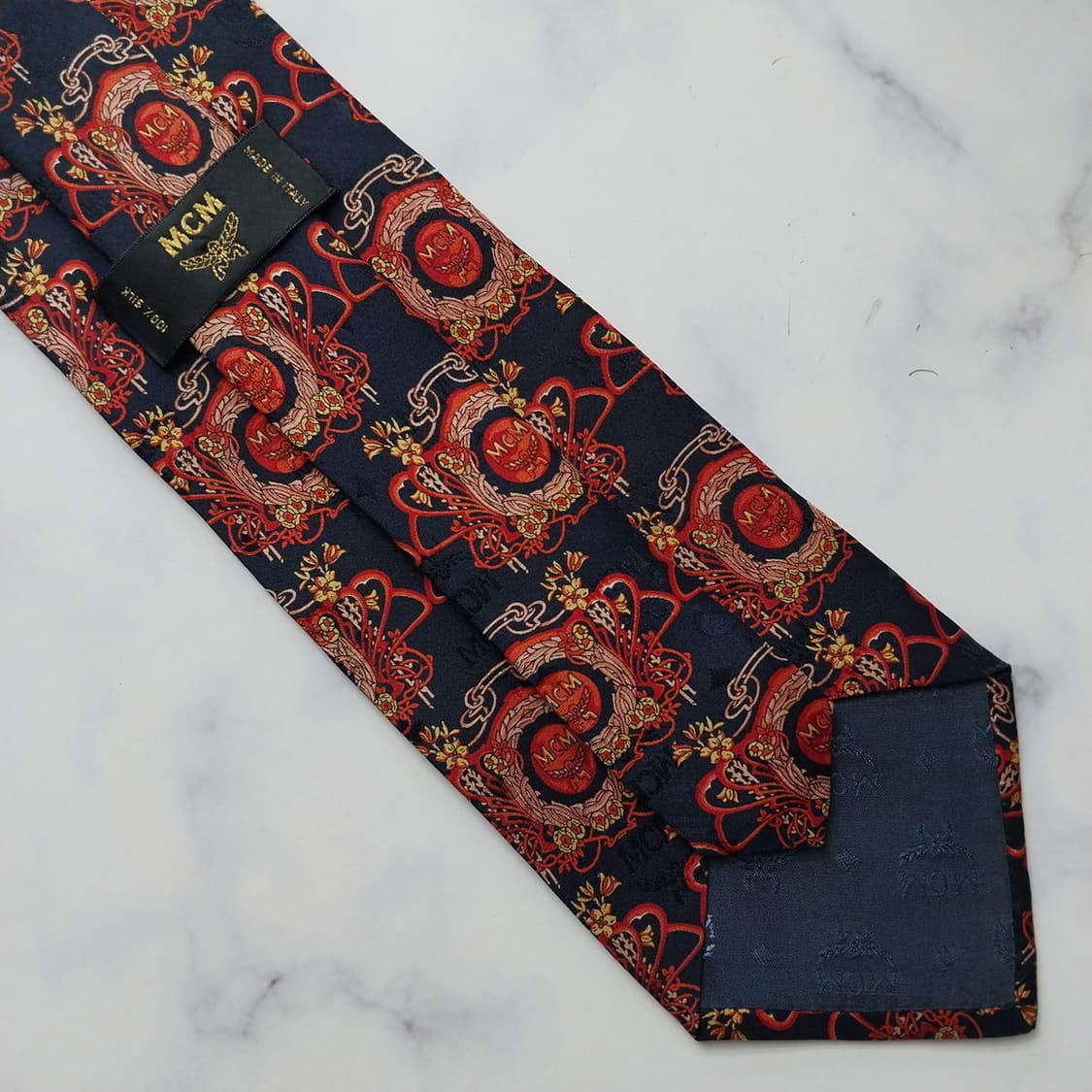 MCM 실크 블랙 레드&옐로 패턴 넥타이 9.5cm A+등급 K1435
 상품이미지9