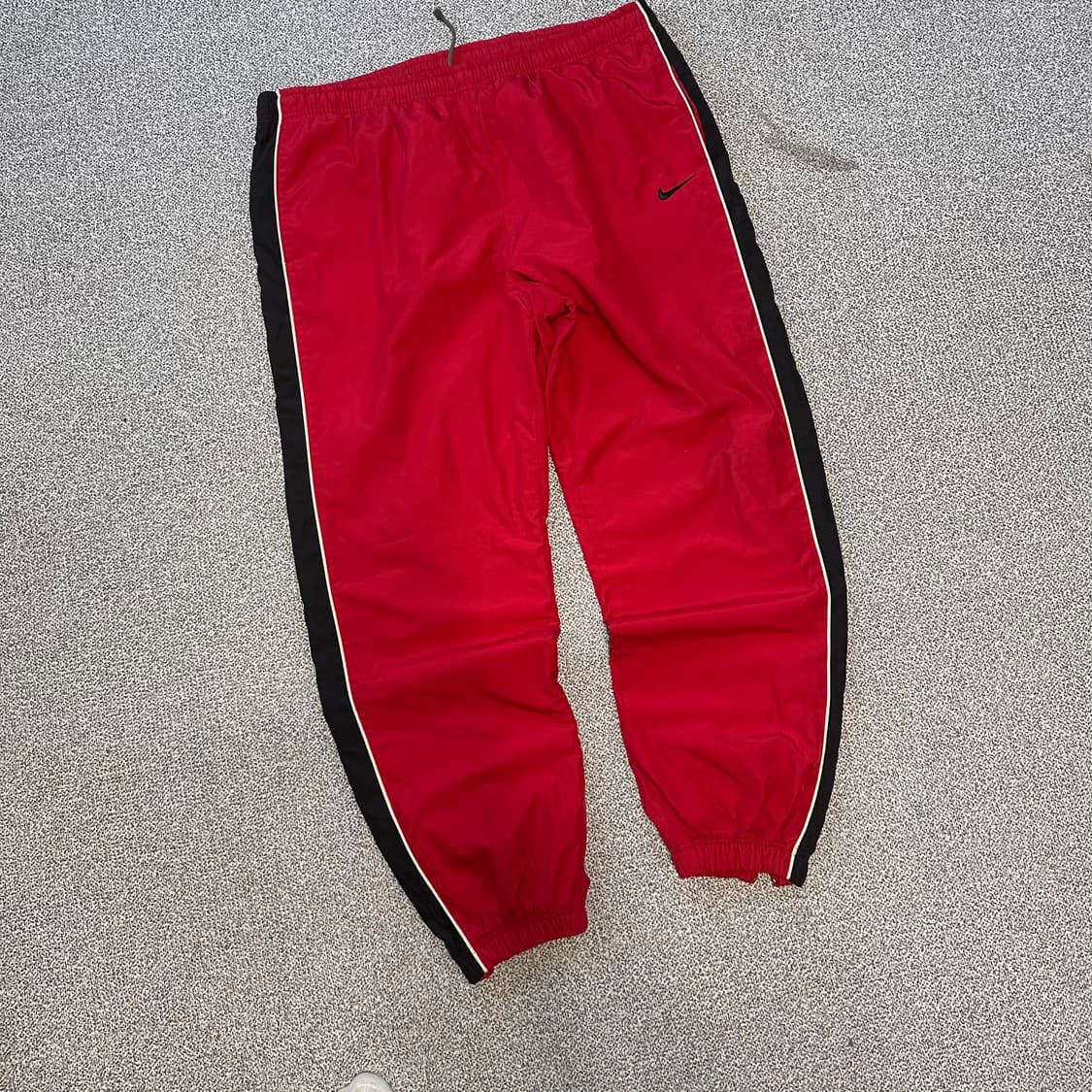 나이키 레드 트랙팬츠 상품이미지1