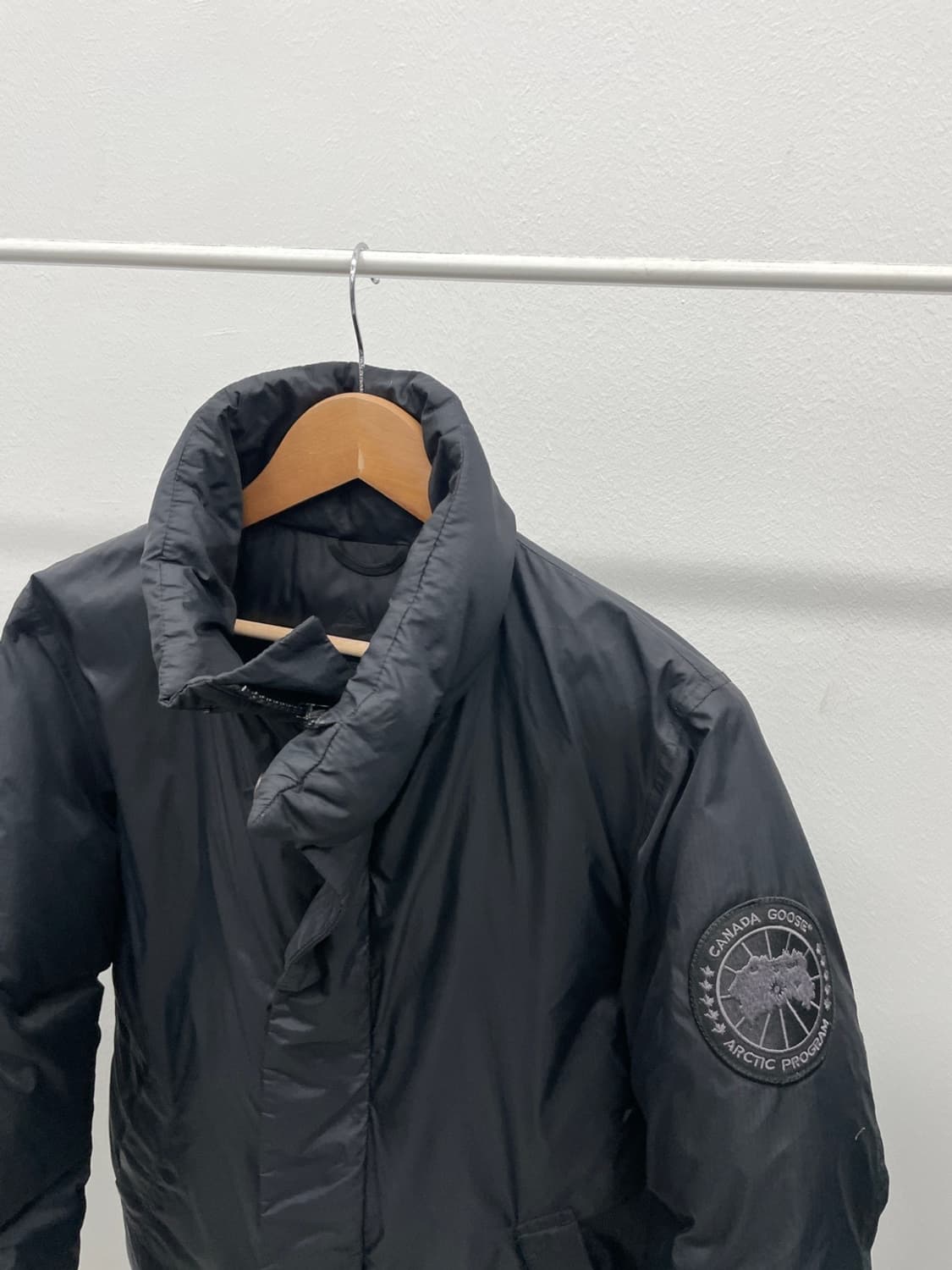 95) 캐나다구스 신형 블랙라벨 패딩 상품이미지2