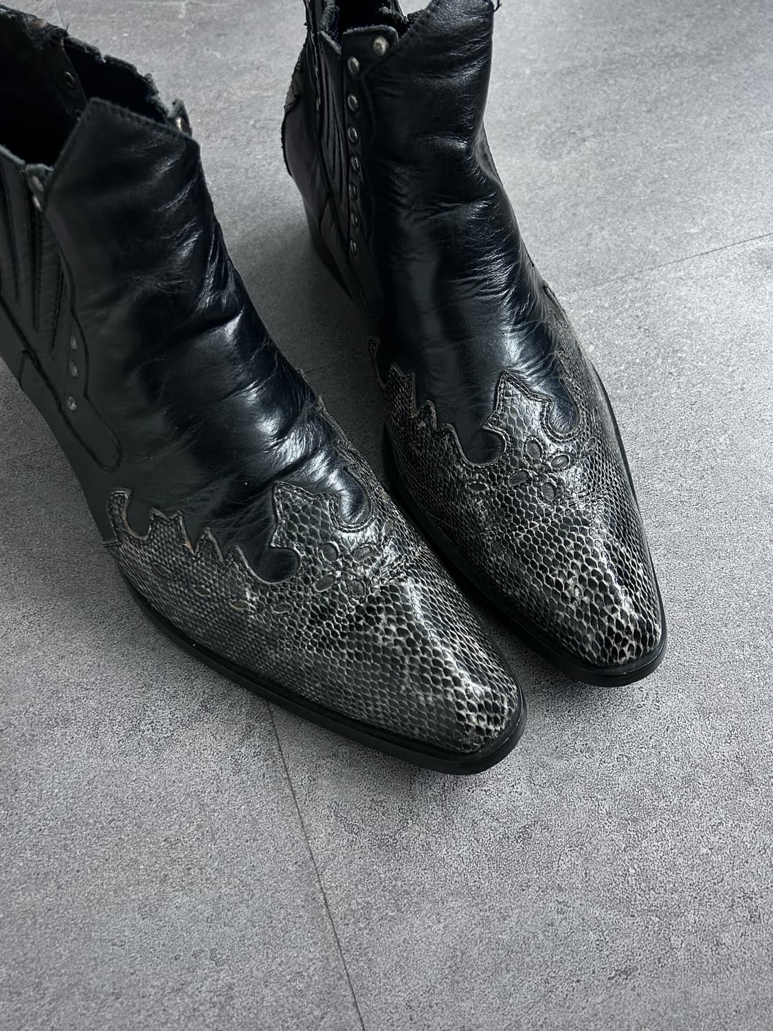 00‘s jpn 스네이크 스킨 판넬  스터드 부츠 상품이미지3