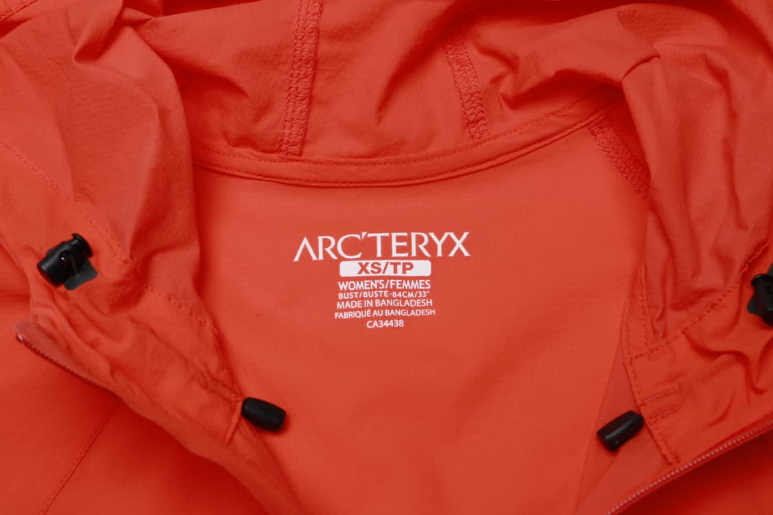 [여성 XS] 아크테릭스 경량 패커블 바람막이 자켓 상품이미지3