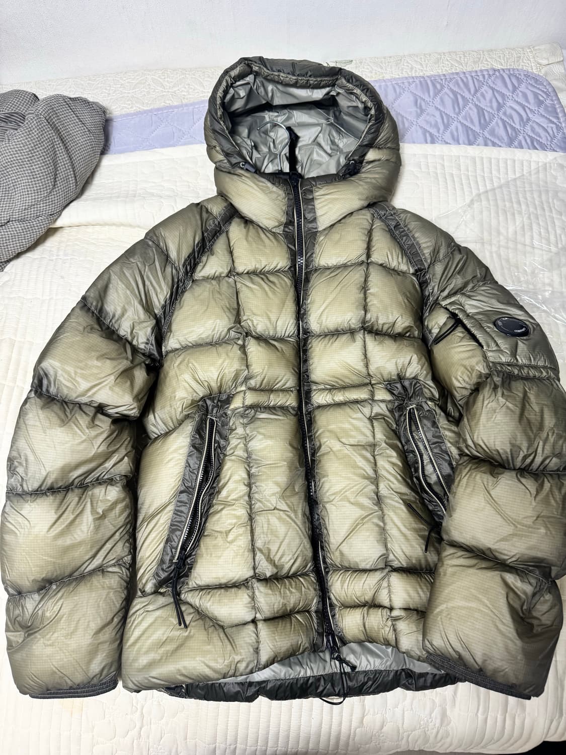 Cp컴퍼니 dd쉘 펀가이 그레이 m 상품이미지1