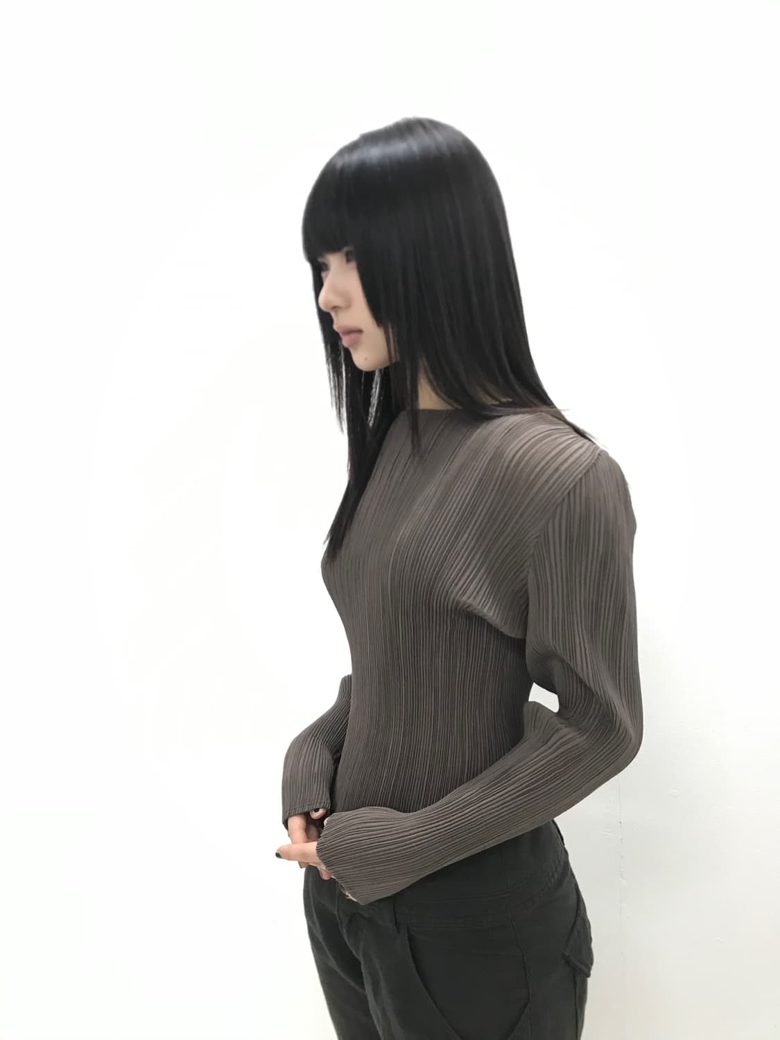 Pleats wave grayish brown sleeve top 상품이미지1