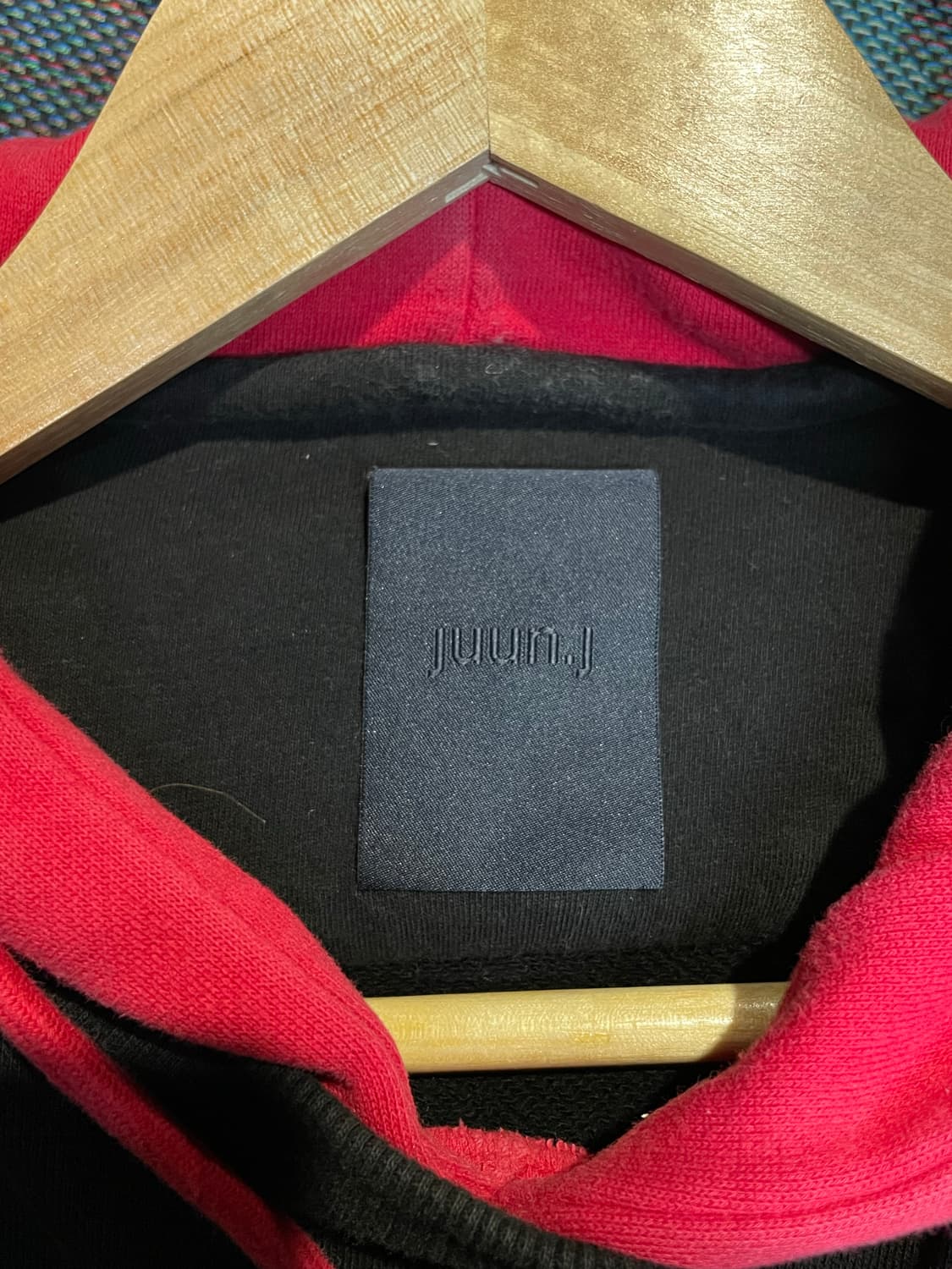 Juun.J 블랙 레드 후드 상품이미지7