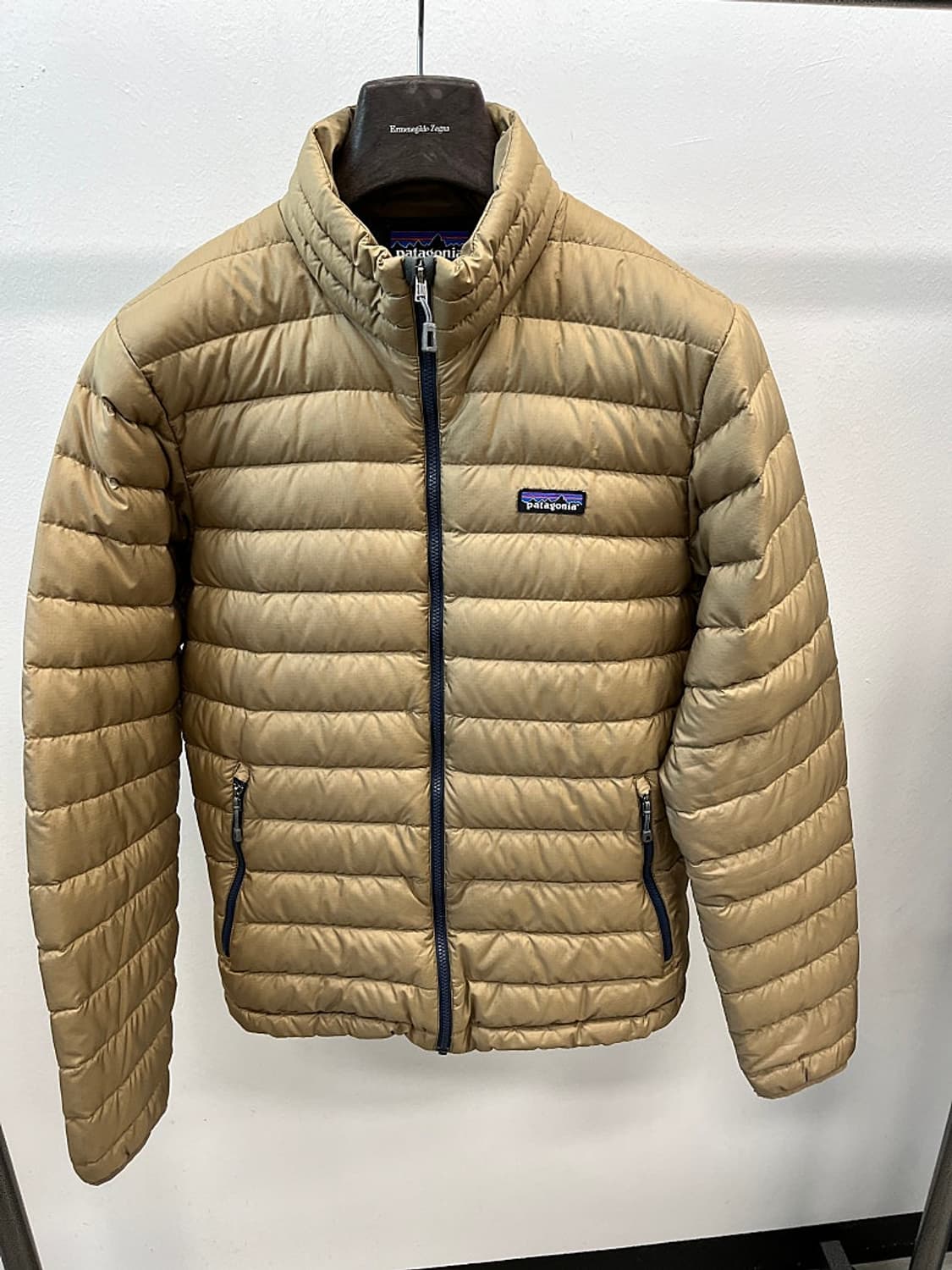 100) 파타고니아 경량 다운패딩  상품이미지3