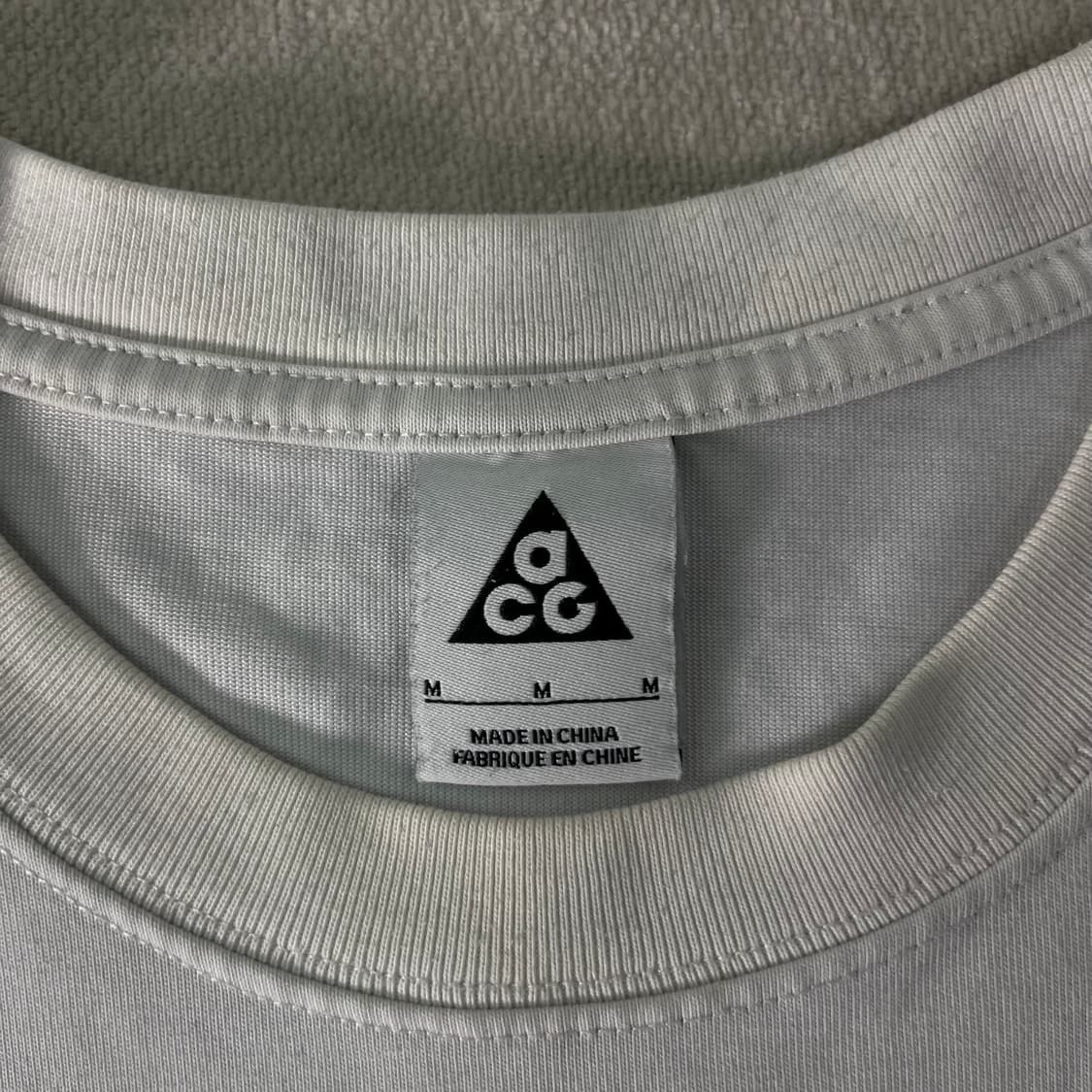 100 나이키 ACG NRG 하트 반팔 티셔츠 상품이미지3