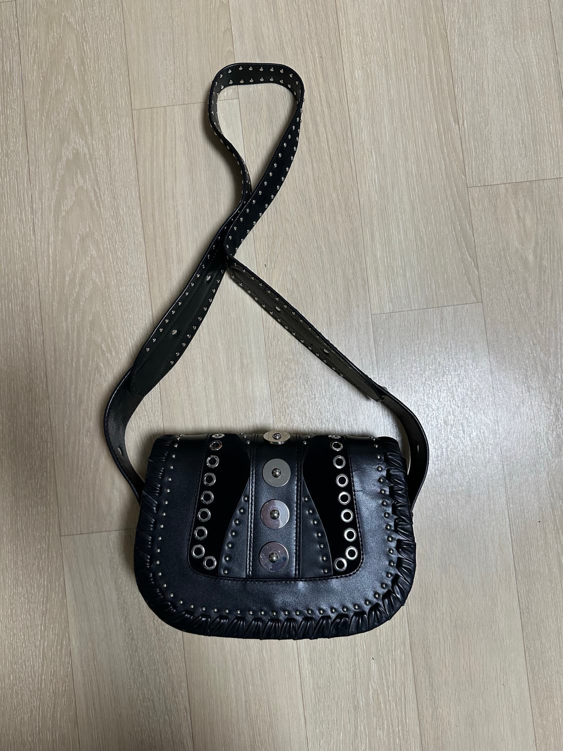 자라 스터드 레더백 상품이미지2