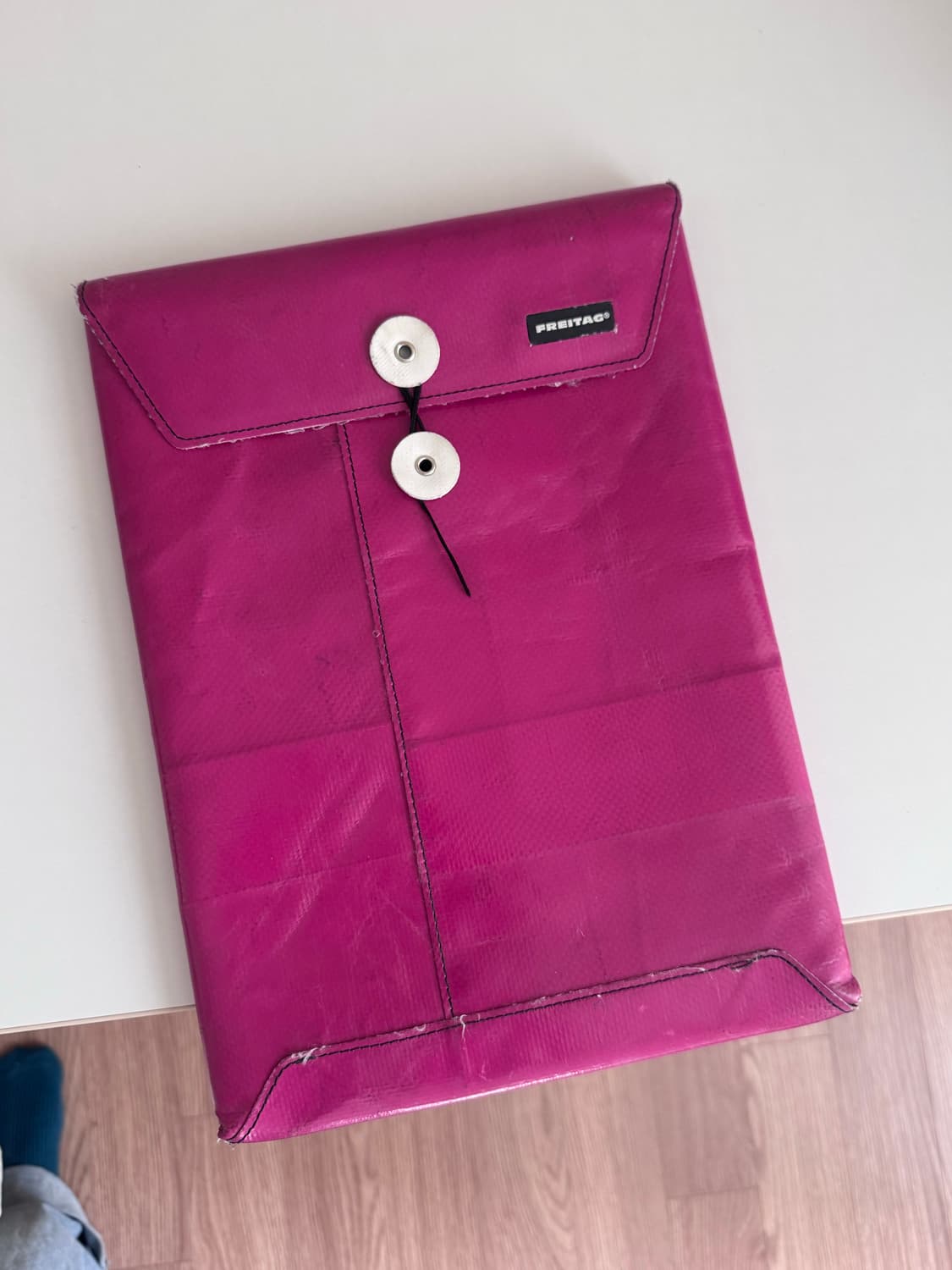 프라이탁 랩탑 12/13 파우치 핫핑크 상품이미지2