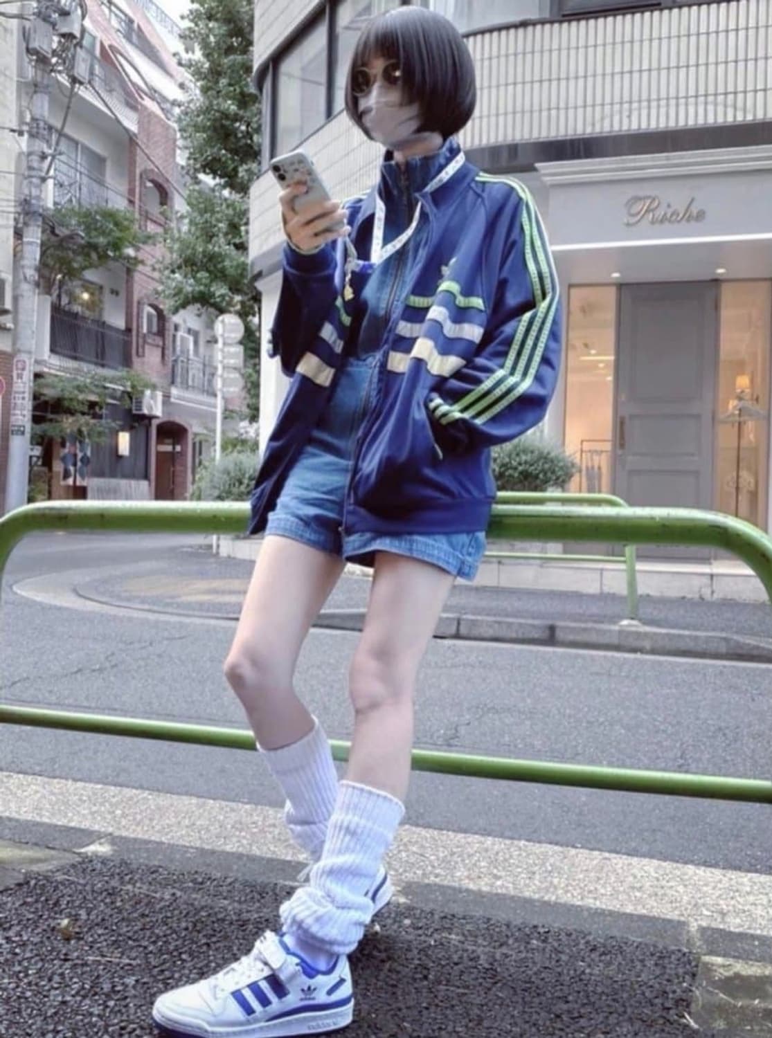 아디다스 데님 점프수트 아노 착용 상품이미지1