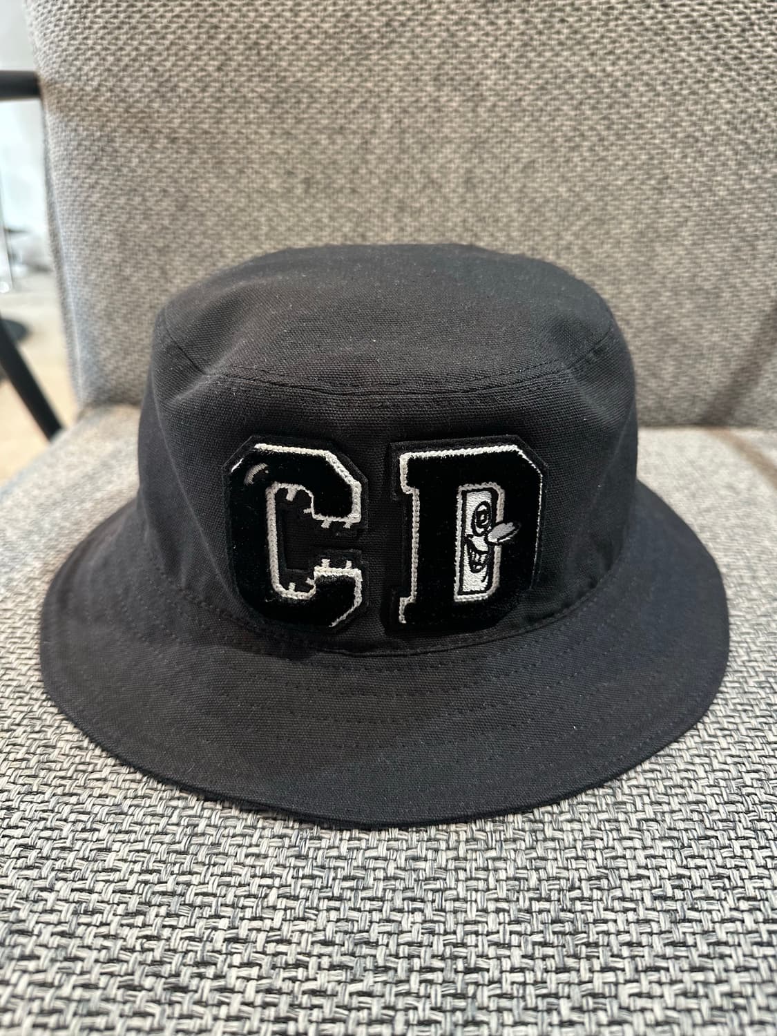 디올 x 케니 샤프 버킷햇 상품이미지1