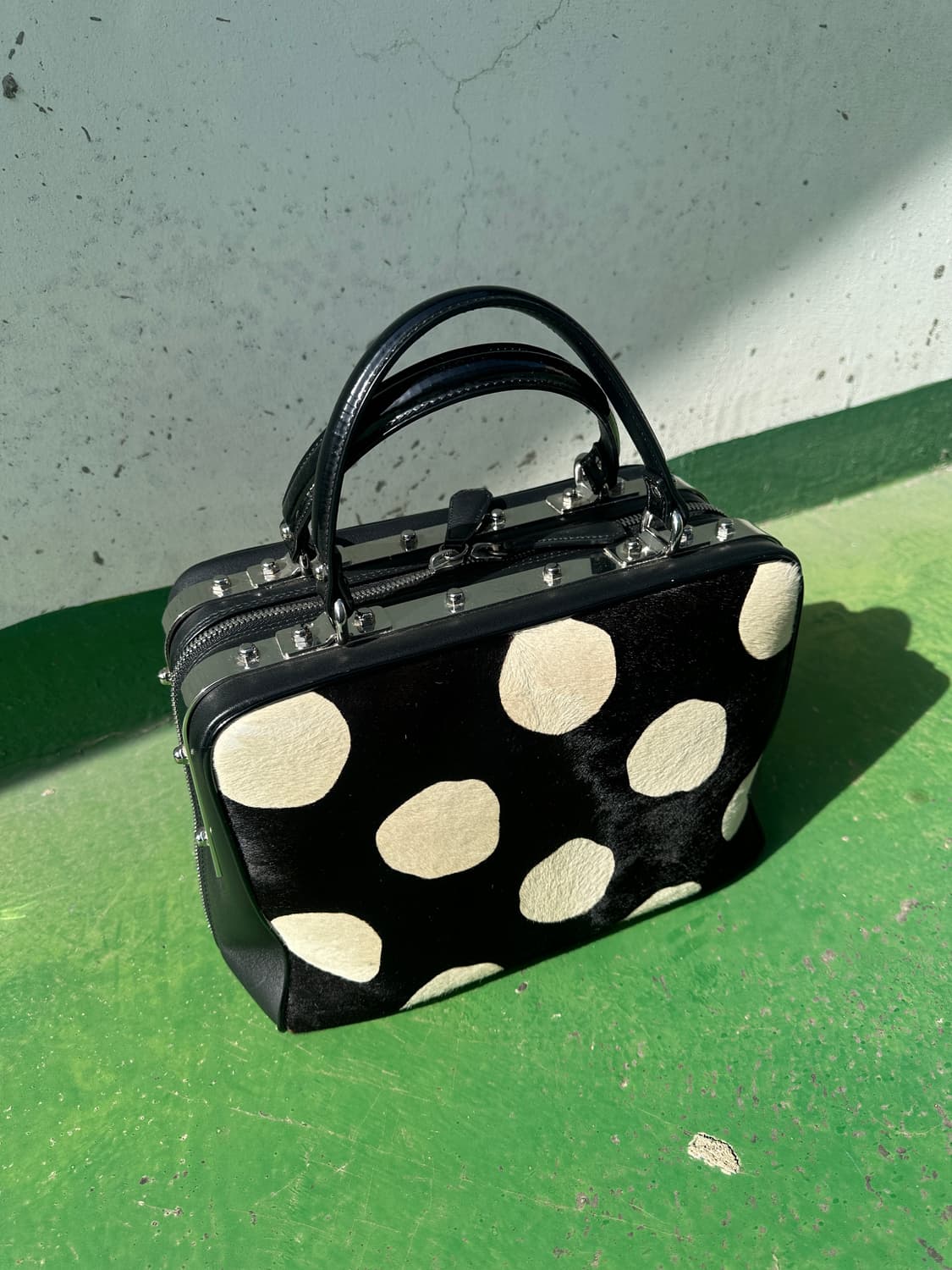 [희귀템]MCM 엠씨엠 송치 도트 핸드백 상품이미지5