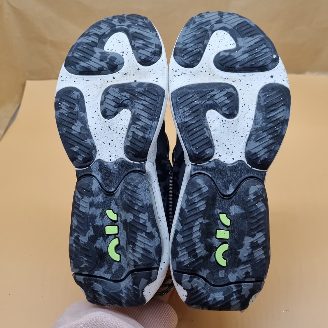 나이키 에어 비바 차콜블랙 운동화225 상품이미지3