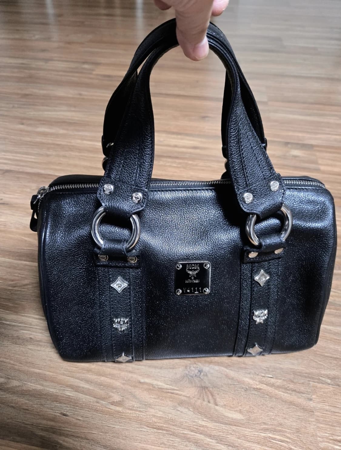 MCM 블랙 가죽 은장 보스턴백 토트백 [정품] 상품이미지1