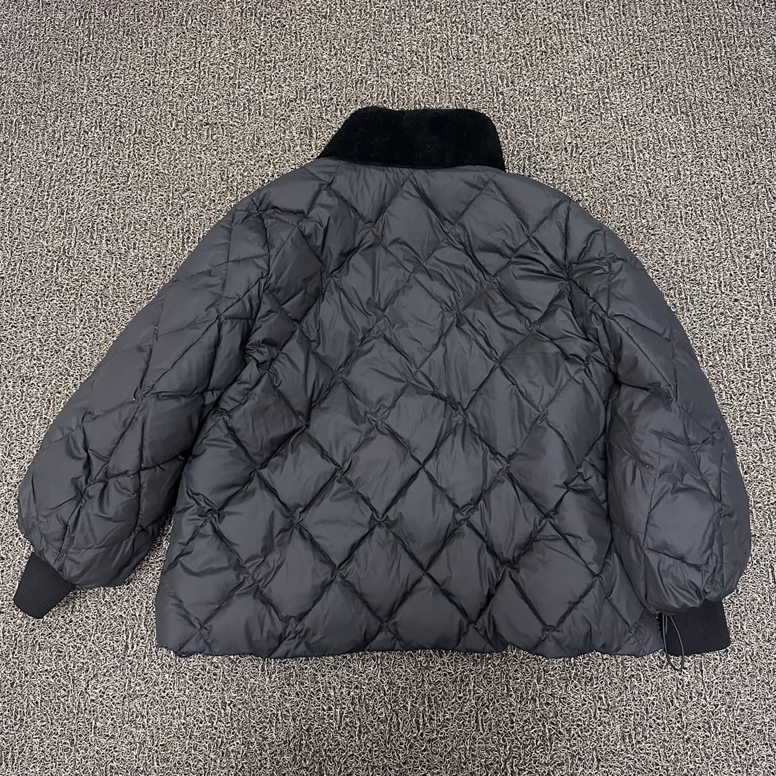 칼라거펠트 여성 구스다운 양모 패딩 블랙 66사이즈 상품이미지6