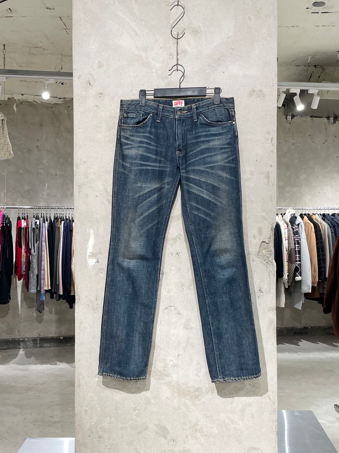 에이프 진청 지퍼플라이 캣 워싱 데님 팬츠 상품이미지1