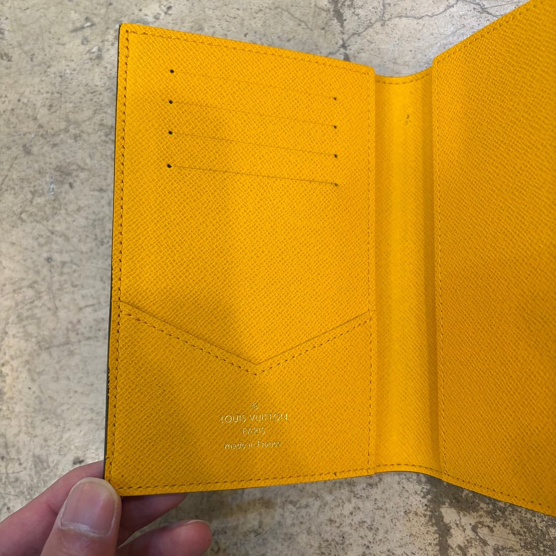 루이비통 모노그램 비비엔 여권지갑 상품이미지8