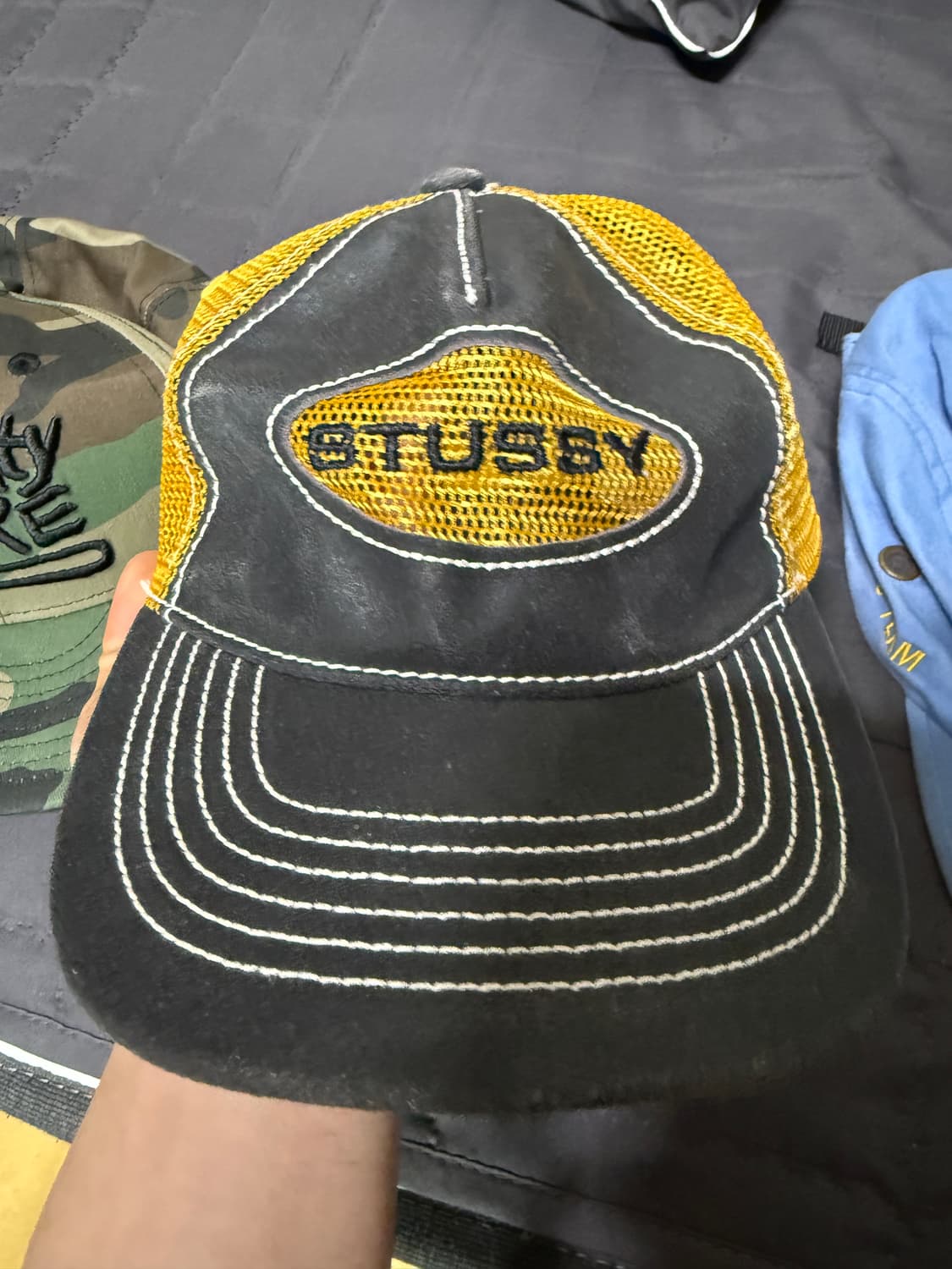스투시 로우 프로 트러커 컷아웃 레더 스냅백 허니 상품이미지1