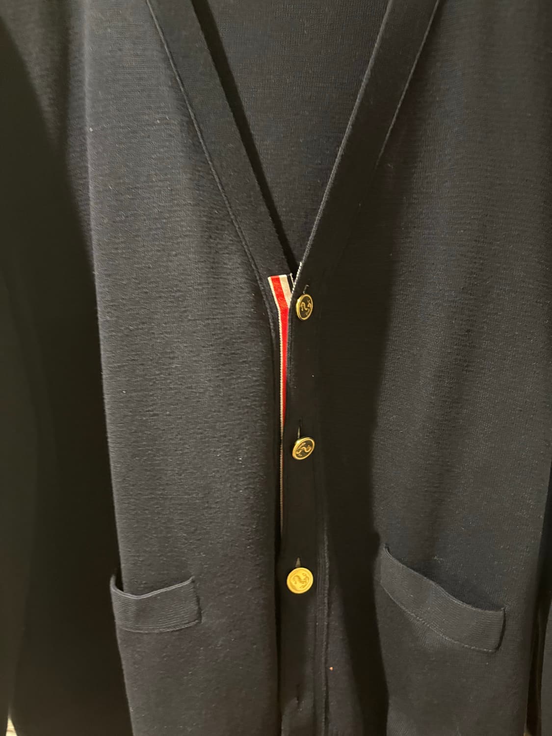 톰브라운 금장 가디건 팝니다 상품이미지2