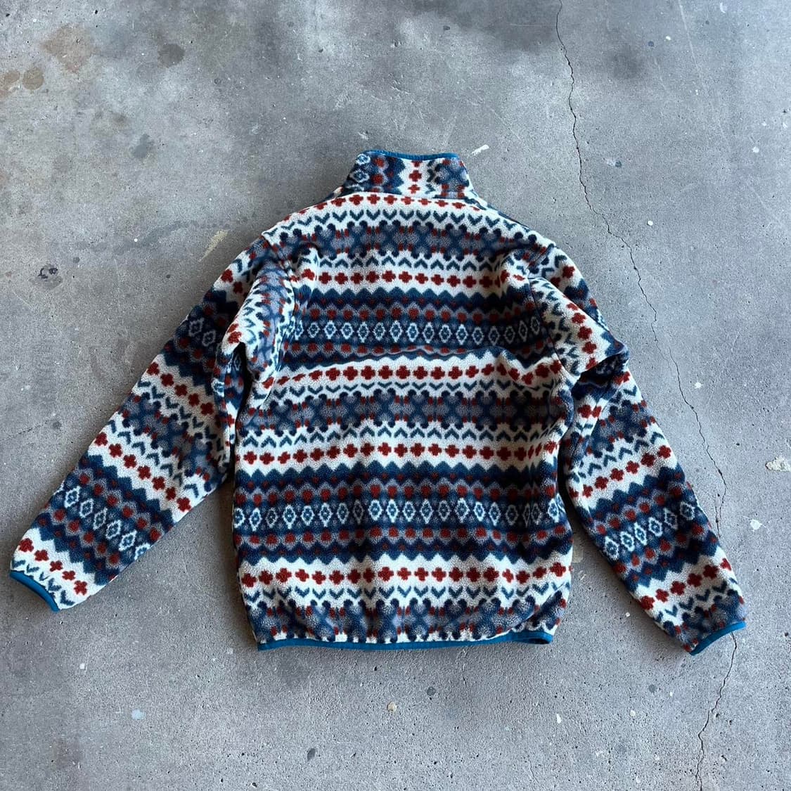 16FW 파타고니아 클래식 신칠라 스냅-티 플리스 풀오버 페어 아일 패턴 상품이미지3