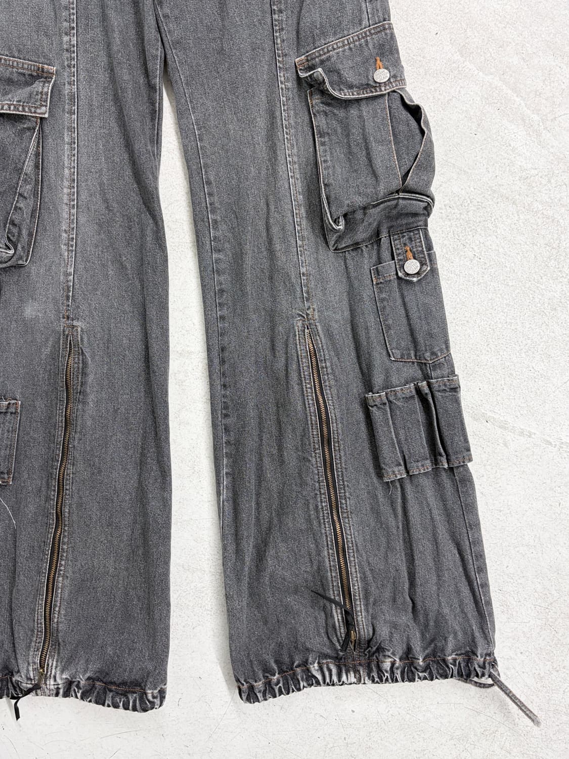 2000’s 바디버터 멀티 지퍼 와이드 카고 팬츠 상품이미지6