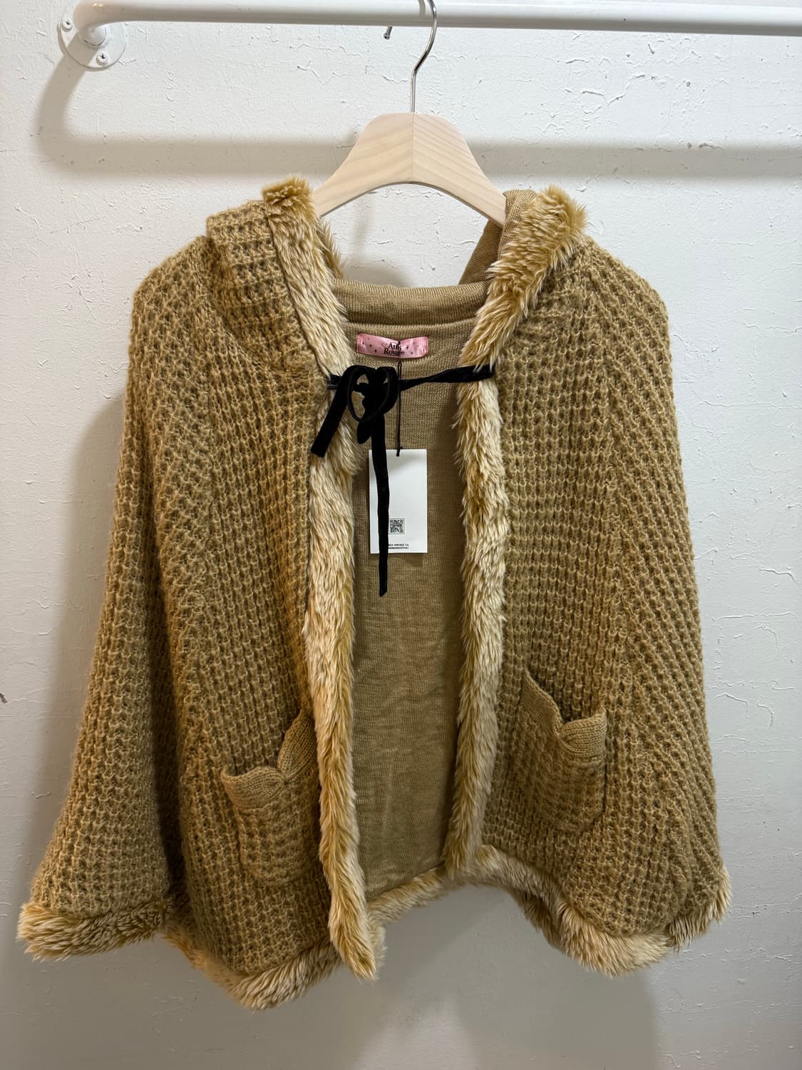 Ank Rouge 앙크루즈 꽈배기 퍼 케이프 코디🤎 상품이미지5