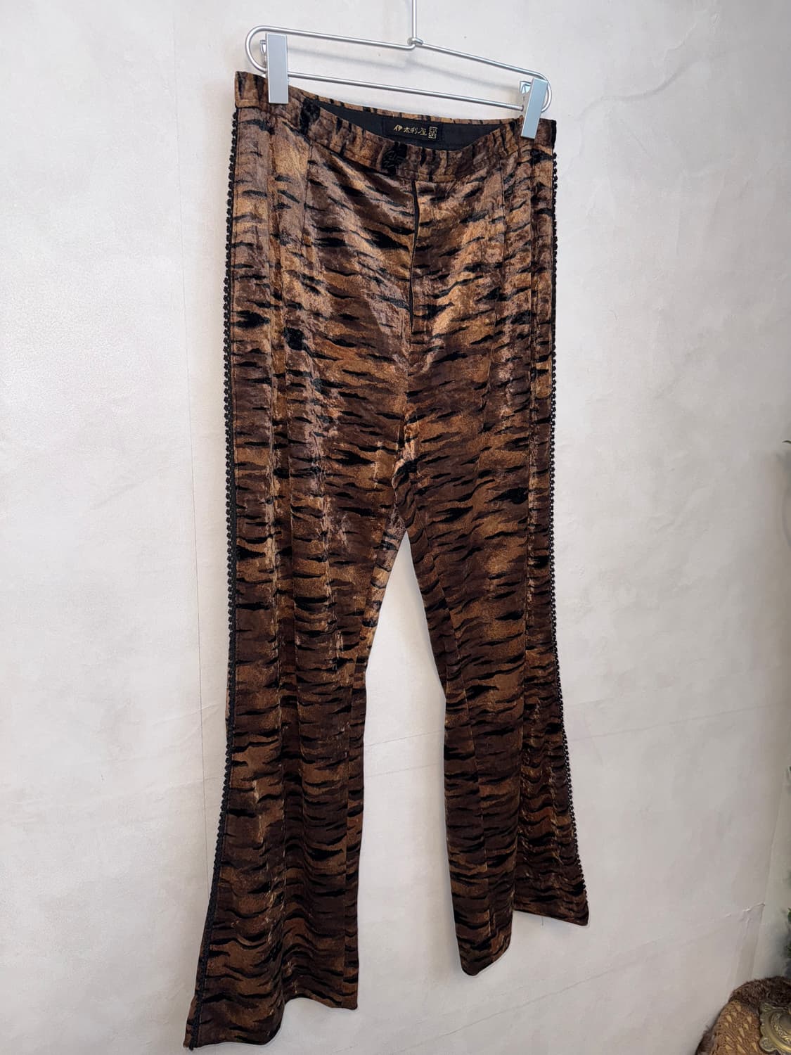 GK brown velvet zebra bootscut pants 상품이미지2