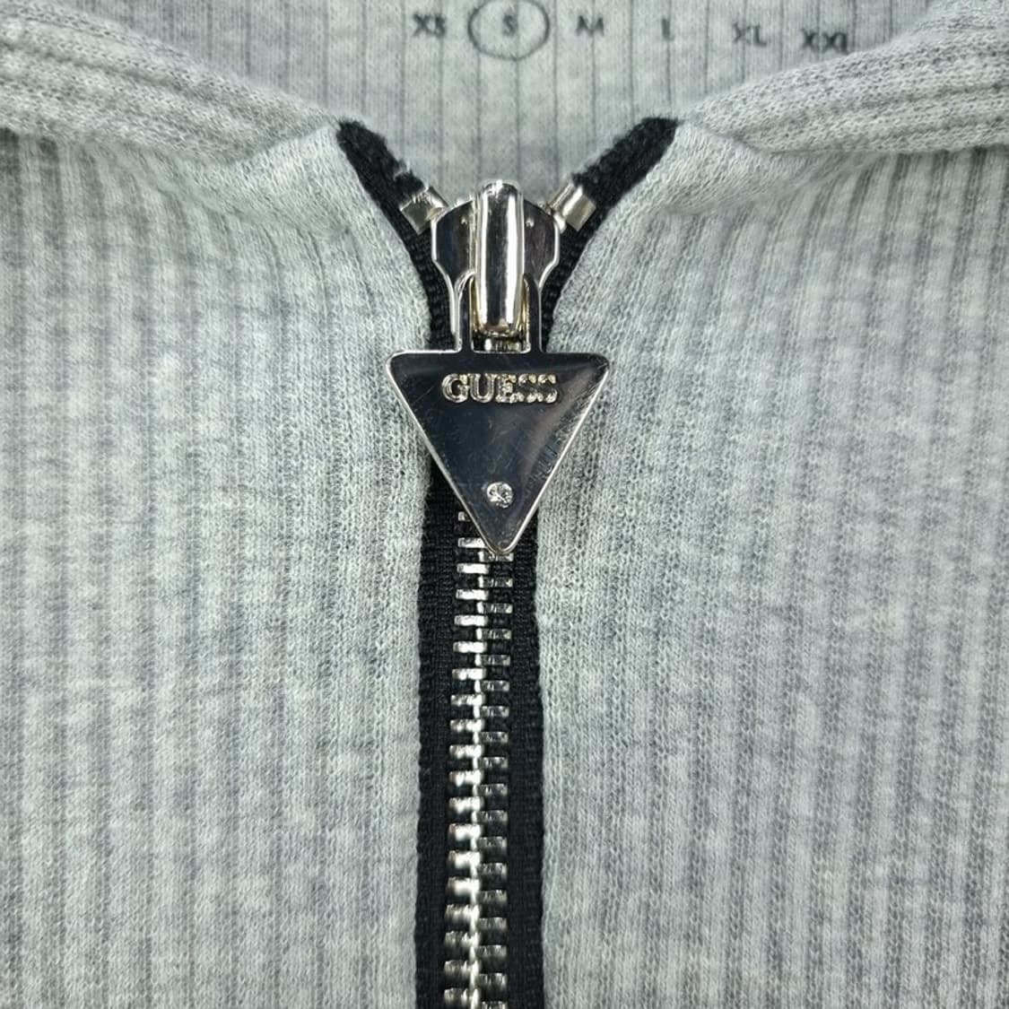 [게스] 비즈 하프집업 반집업 니트 후드티 그레이 M20087 상품이미지7