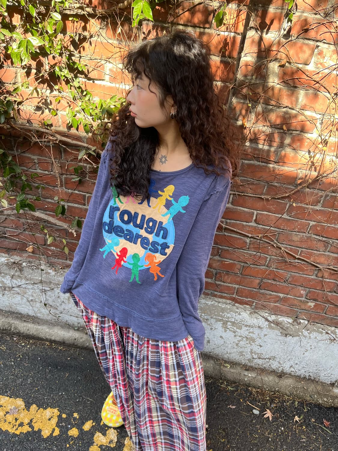 Rough 캐릭터 자수 포인트 롱 슬리브 상품이미지4